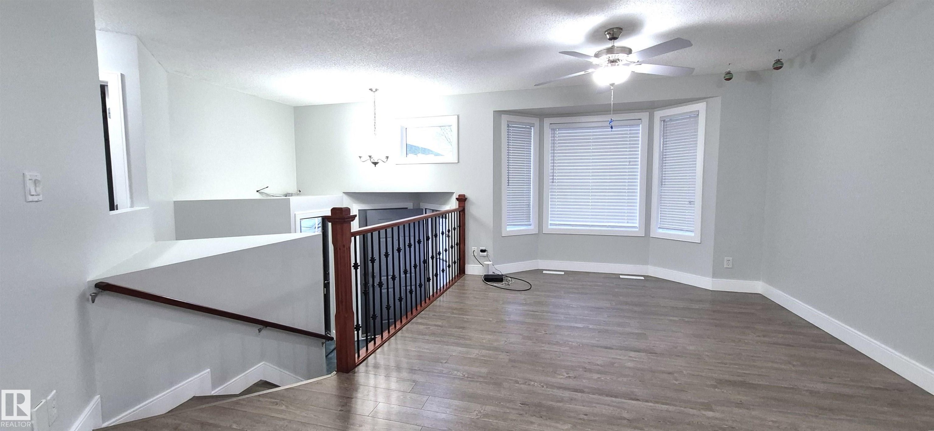 408 Jennings Bay, Edmonton, AB - Indoor Photo Showing Other Room