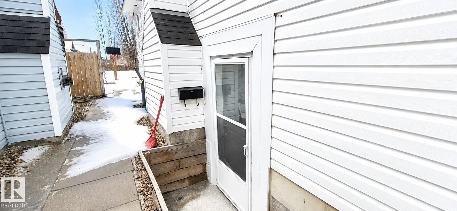 408 Jennings Bay, Edmonton, AB - Outdoor
