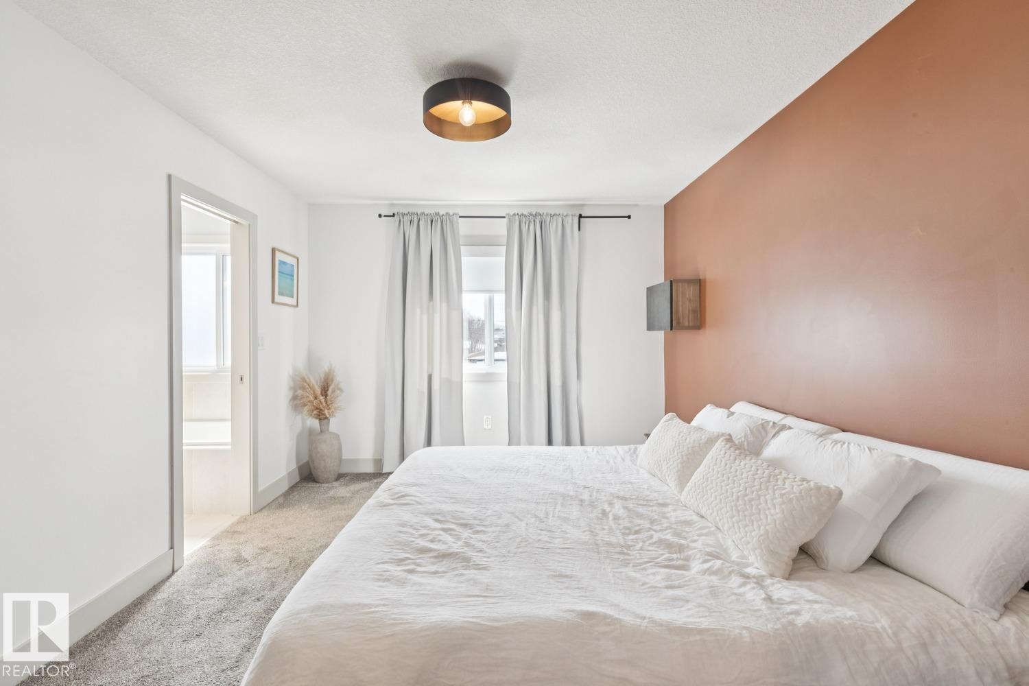 3813 111 Avenue, Edmonton, AB - Indoor Photo Showing Bedroom
