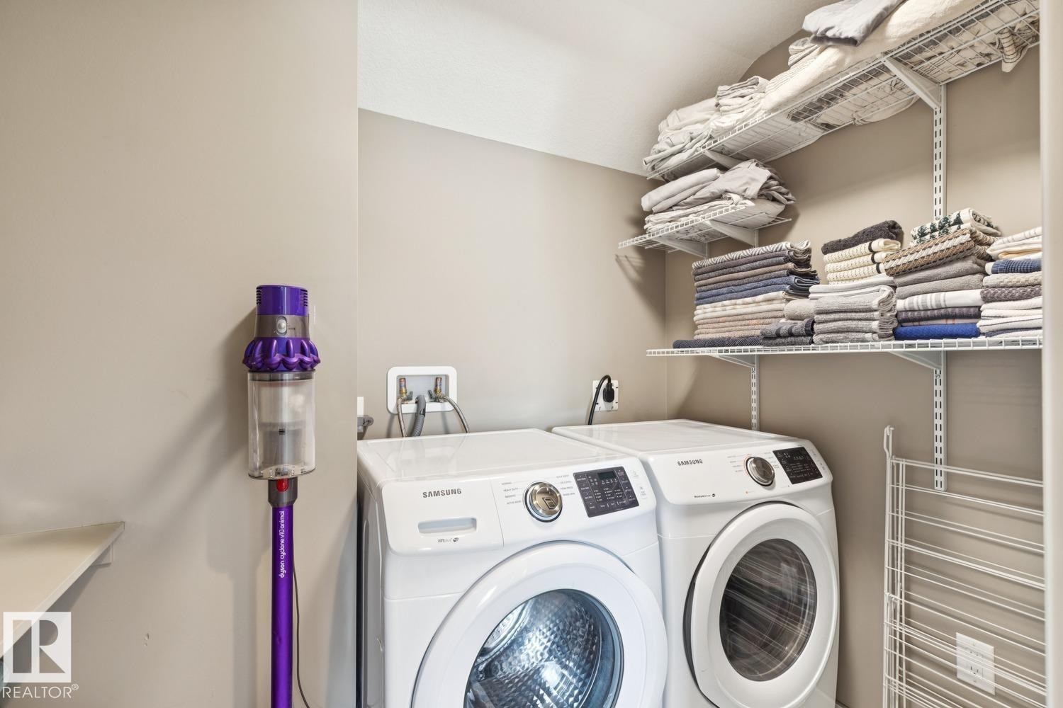 3813 111 Avenue, Edmonton, AB - Indoor Photo Showing Laundry Room