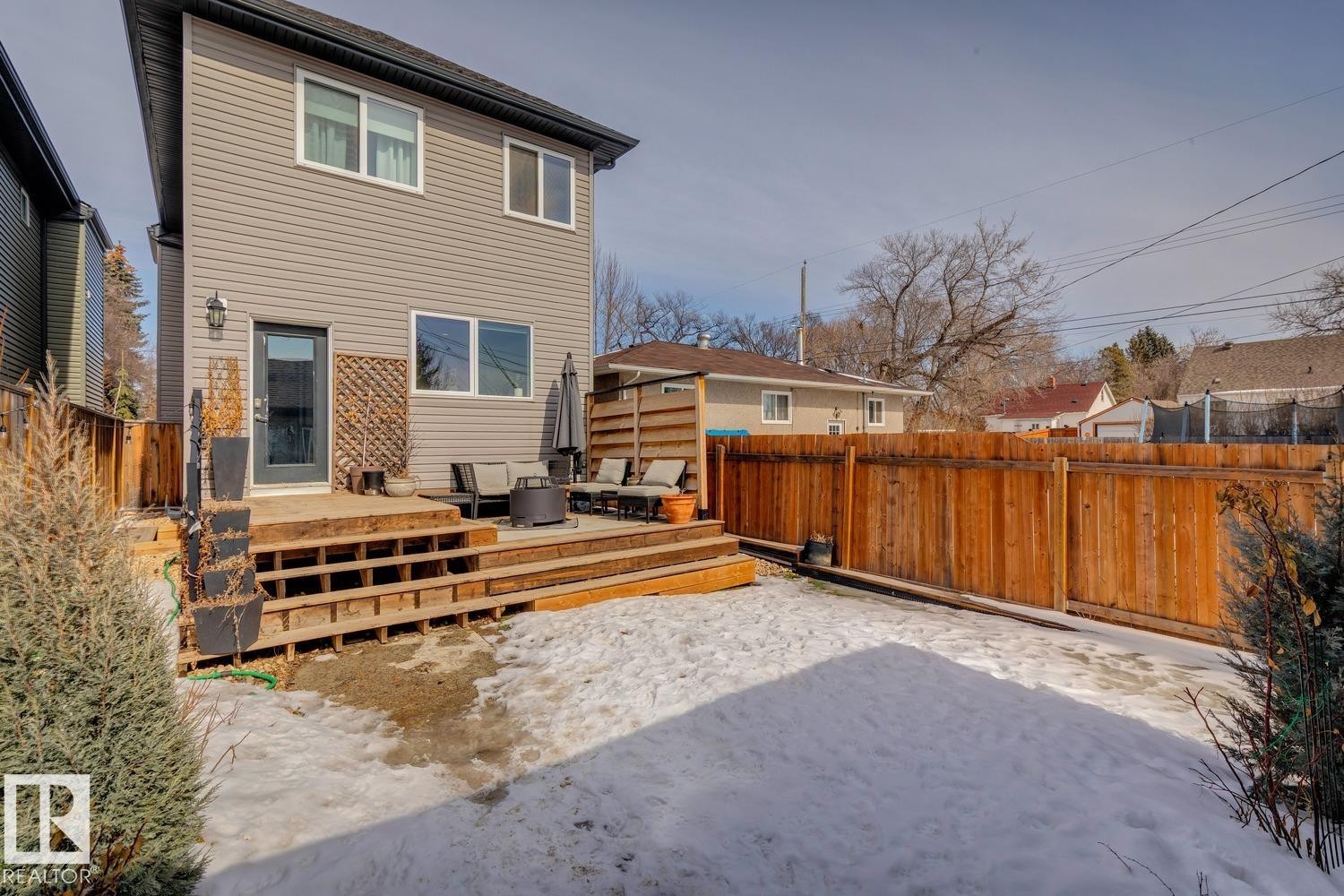 3813 111 Avenue, Edmonton, AB - Outdoor