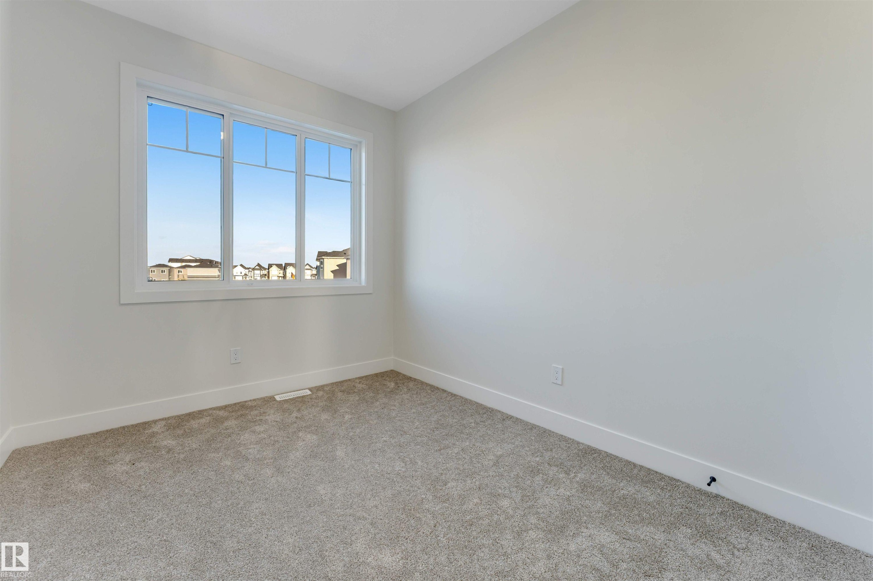 22807 80 Avenue, Edmonton, AB - Indoor Photo Showing Other Room