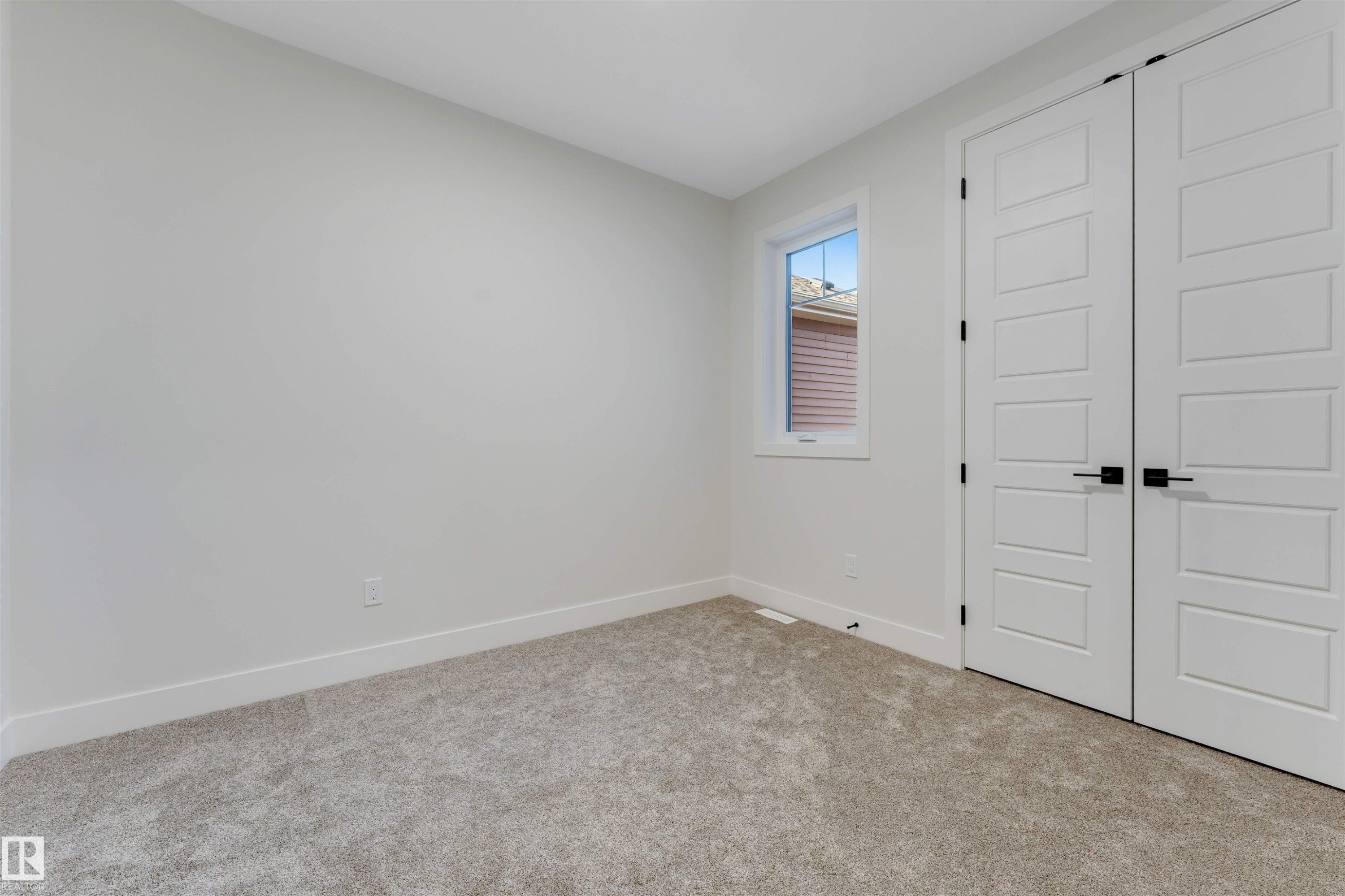 22807 80 Avenue, Edmonton, AB - Indoor Photo Showing Other Room
