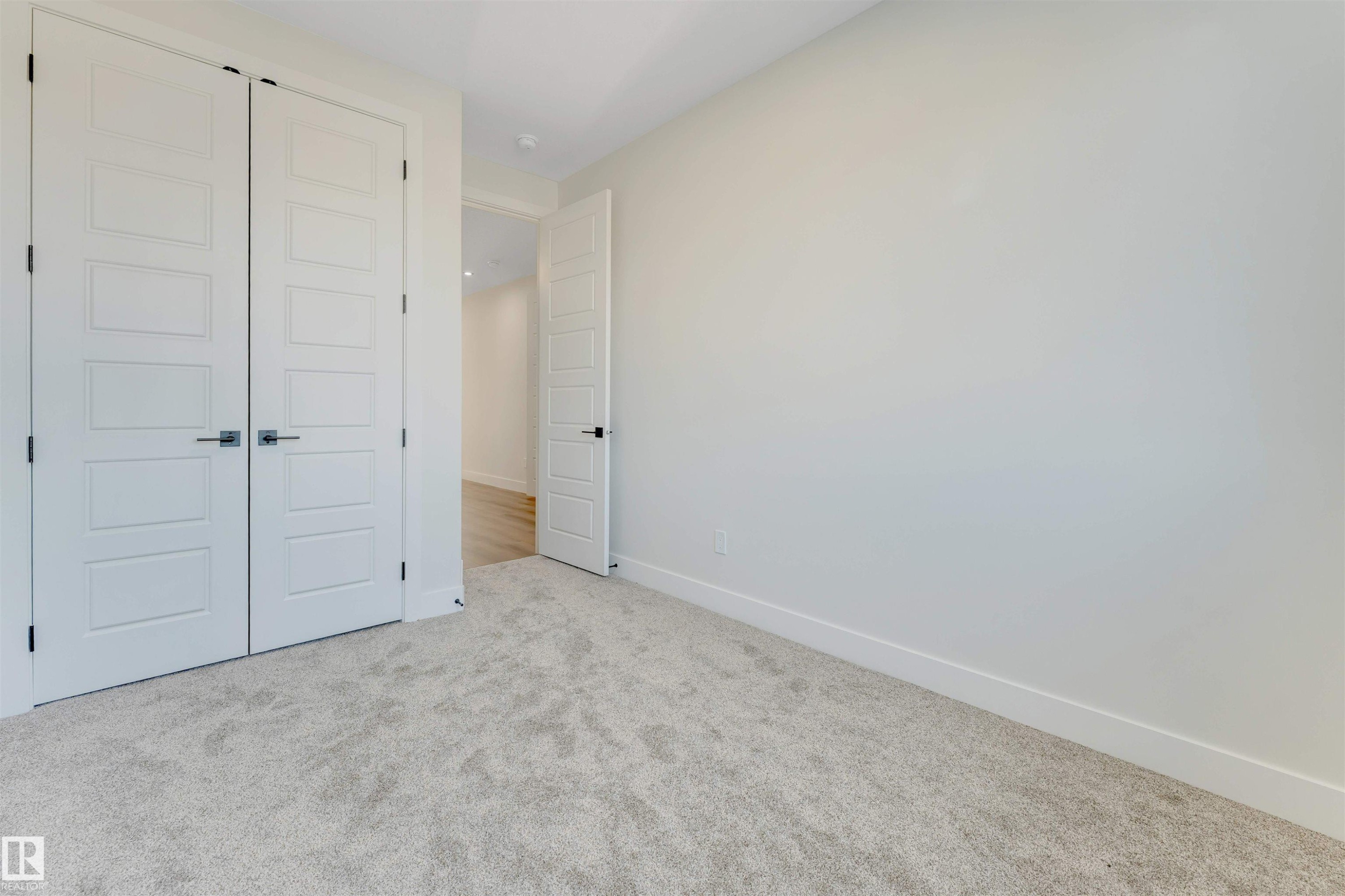 22807 80 Avenue, Edmonton, AB - Indoor Photo Showing Other Room