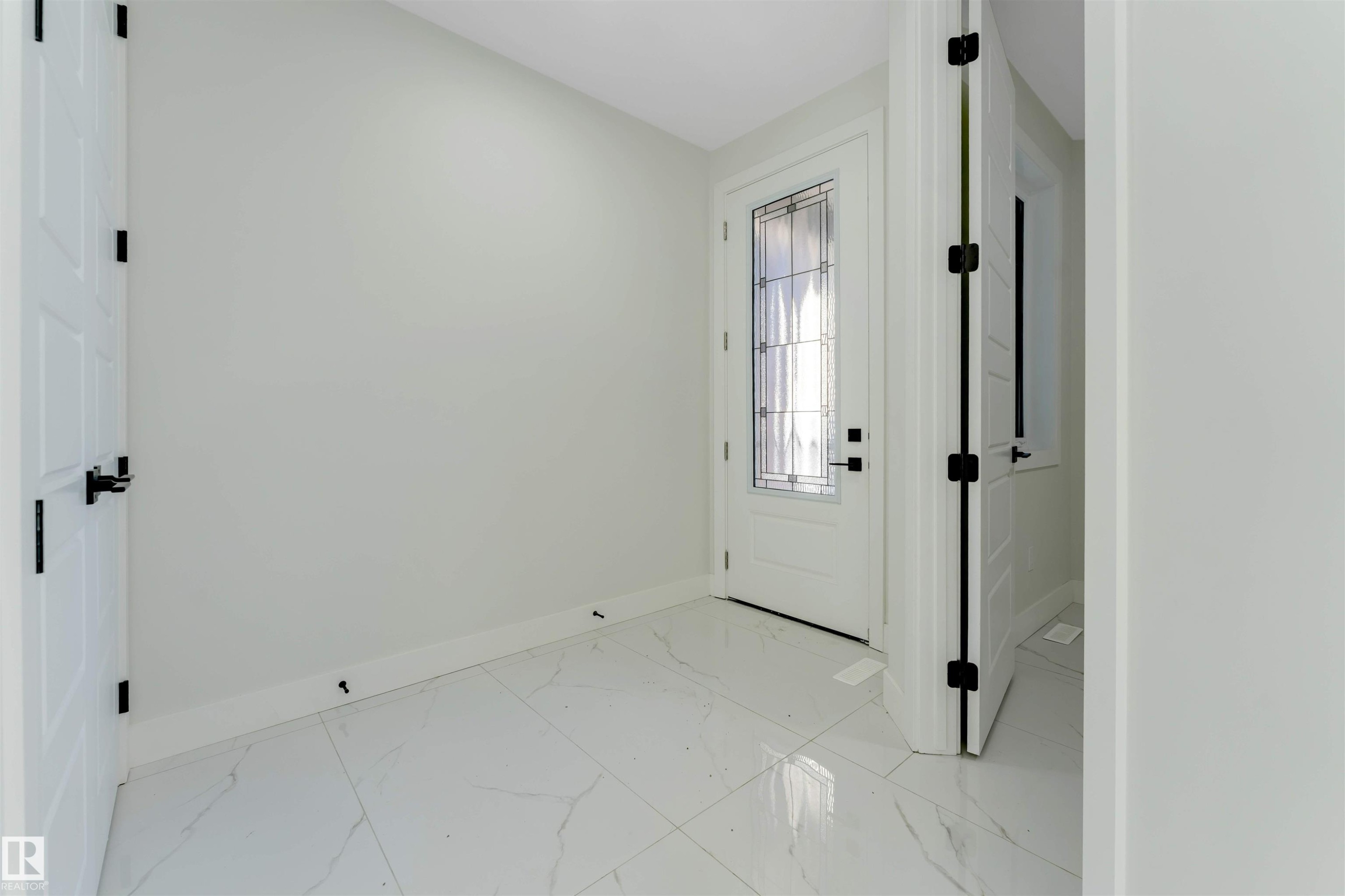 22807 80 Avenue, Edmonton, AB - Indoor Photo Showing Other Room