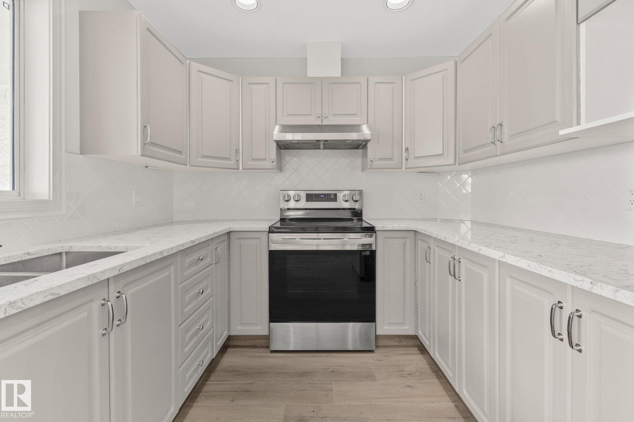 22 9703 174 Street Nw, Edmonton, AB