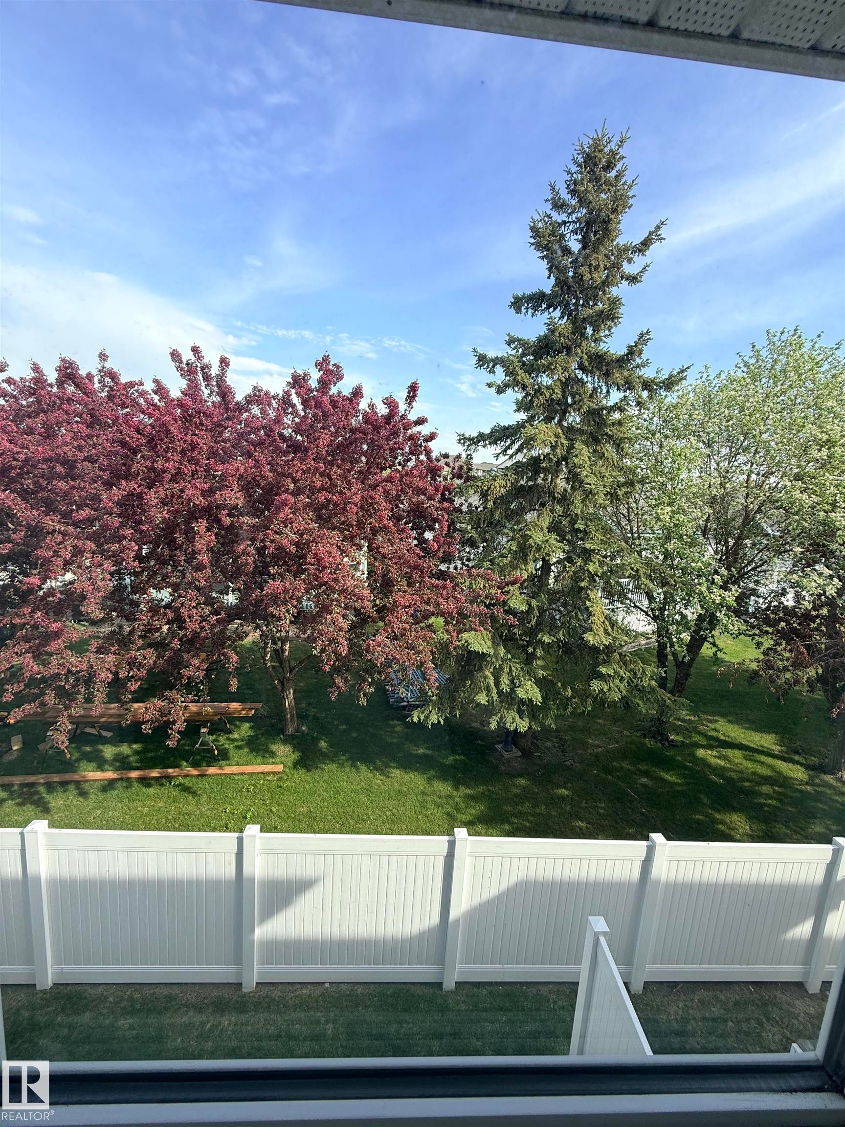 22 9703 174 Street Nw, Edmonton, AB