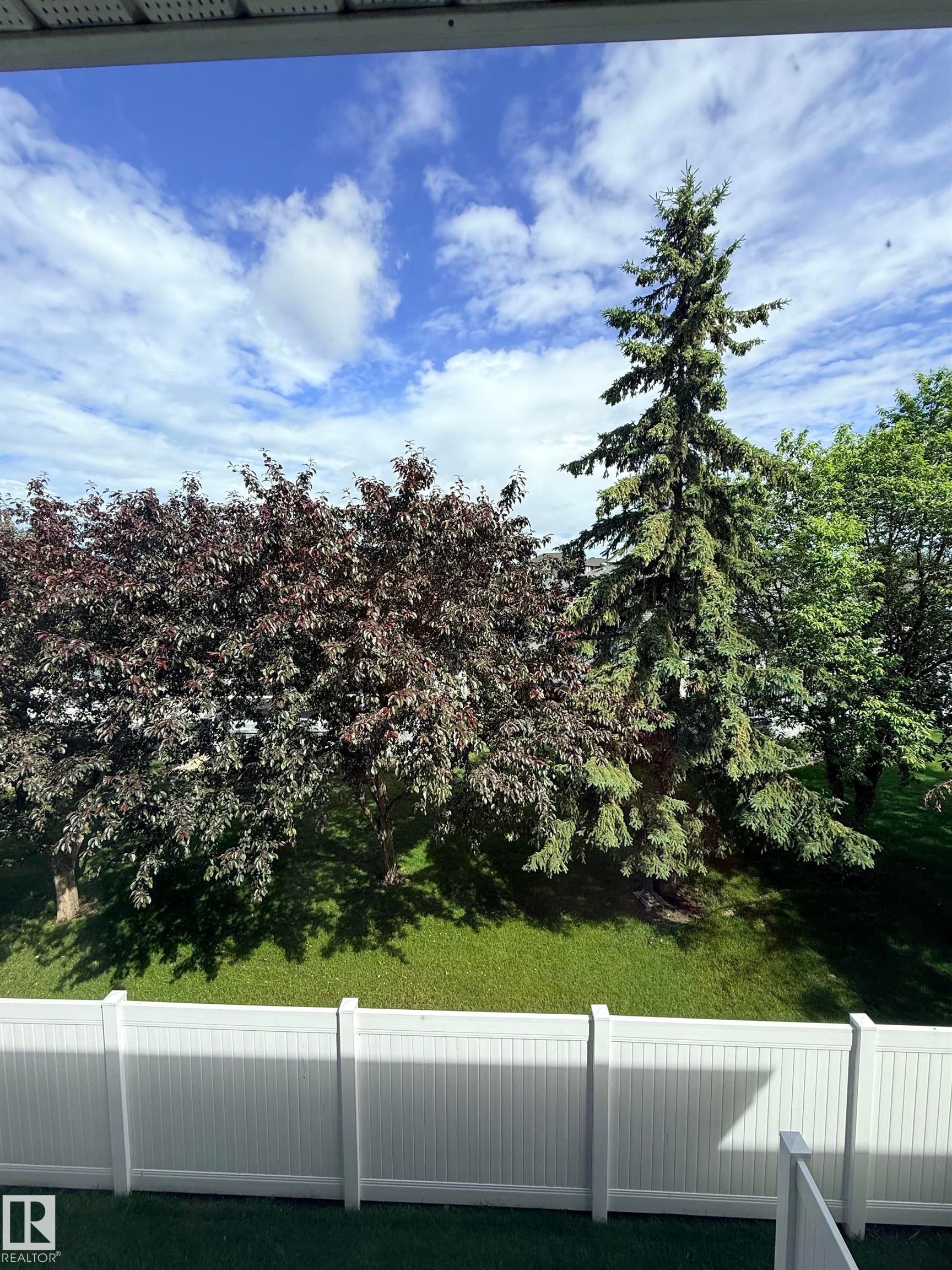 22 9703 174 Street Nw, Edmonton, AB