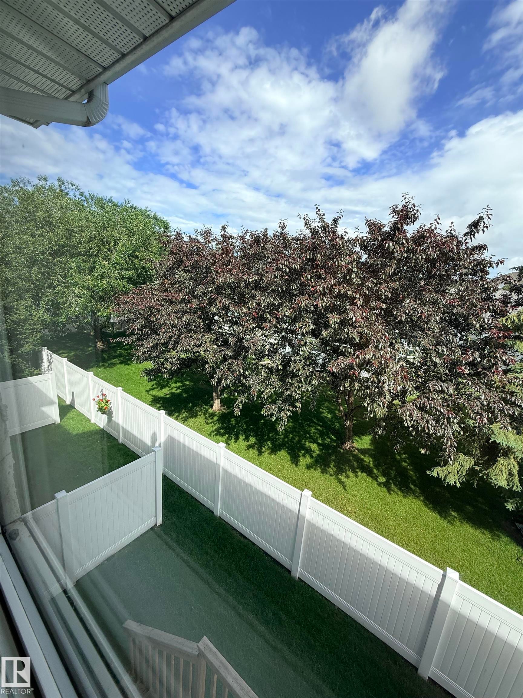 22 9703 174 Street Nw, Edmonton, AB