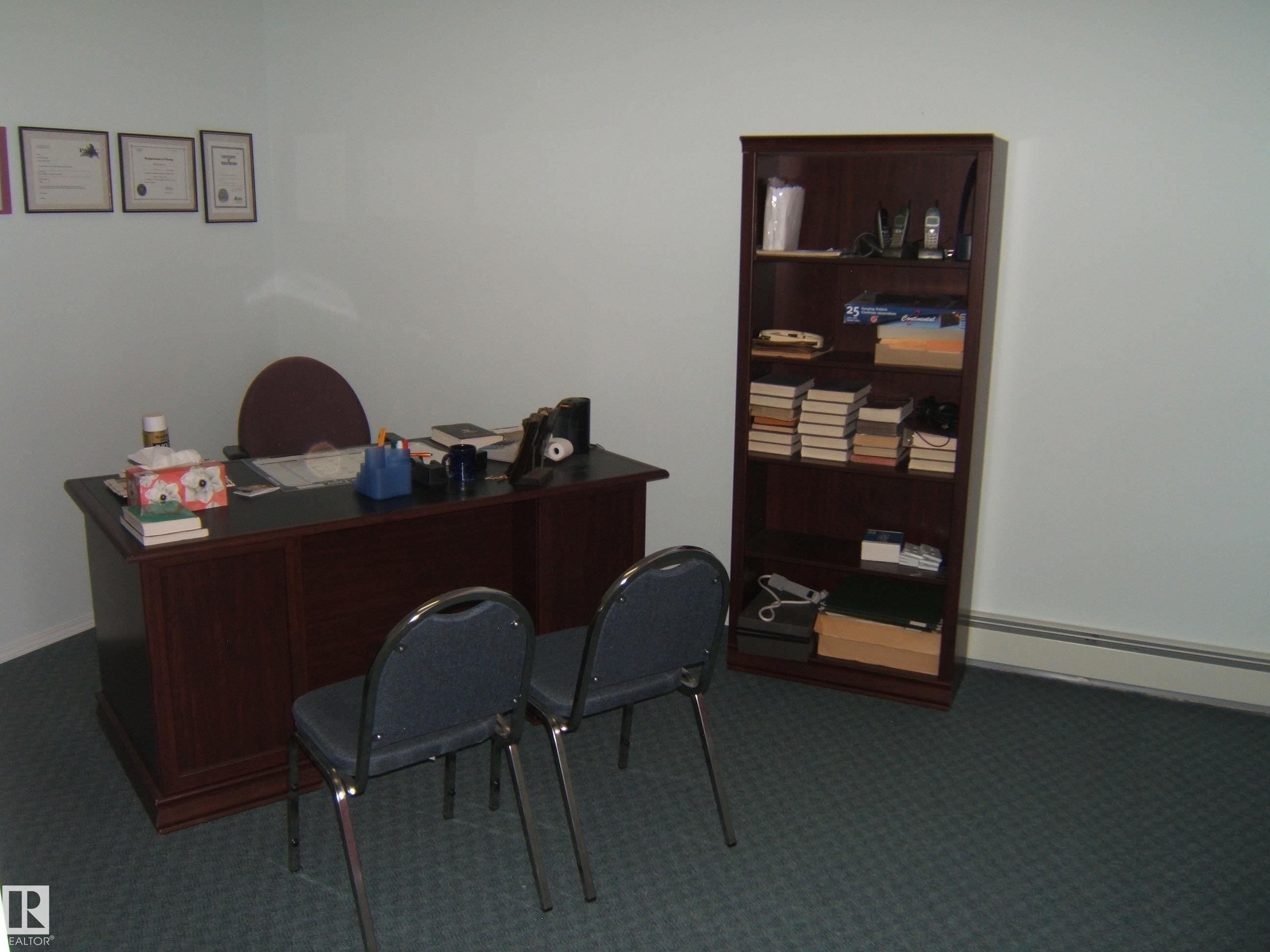 Image quality insufficient for description - 4707 50 Street, Two Hills, AB - Indoor Photo Showing Other Room