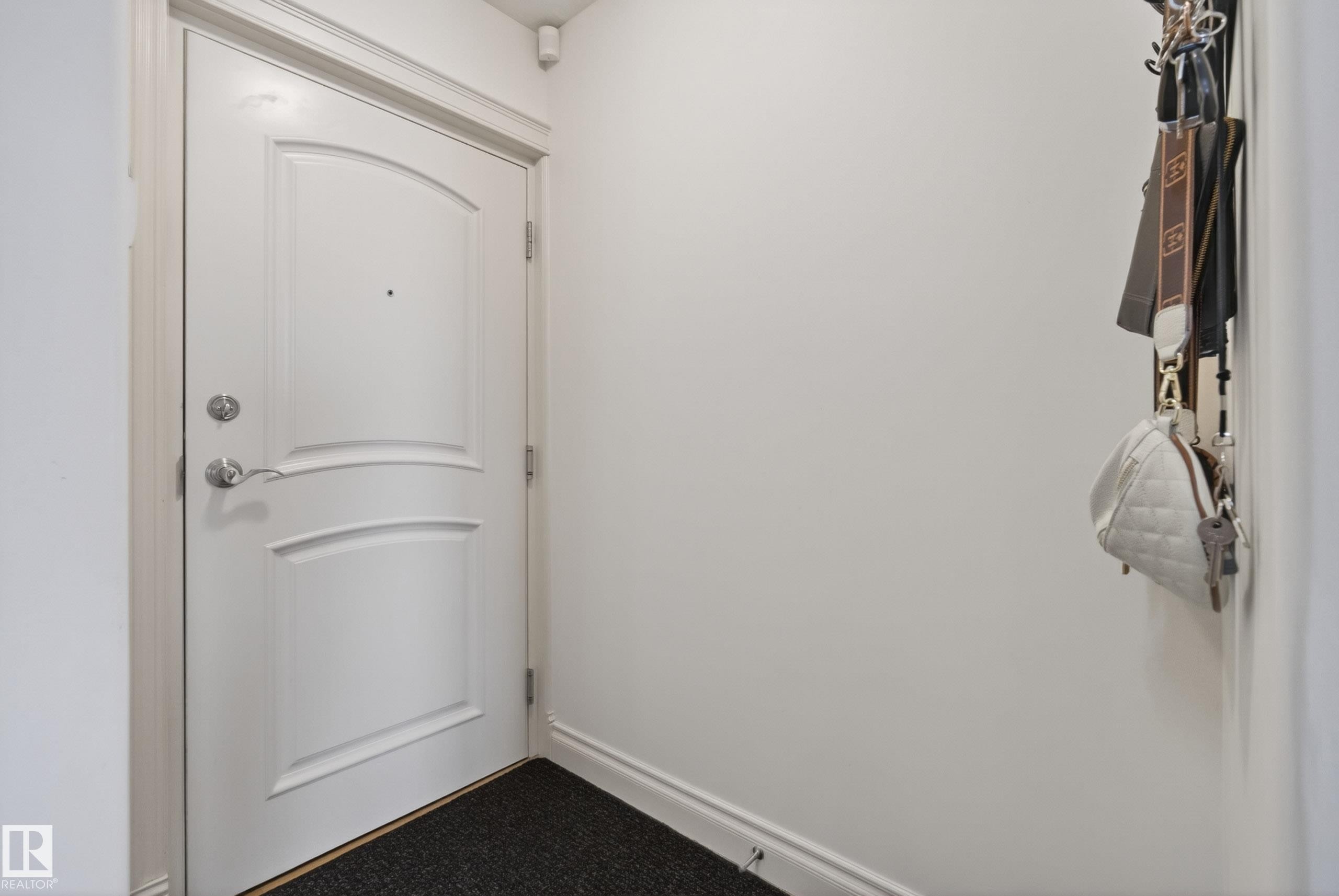 #303 8631 108 St Nw, Edmonton, AB - Indoor Photo Showing Other Room