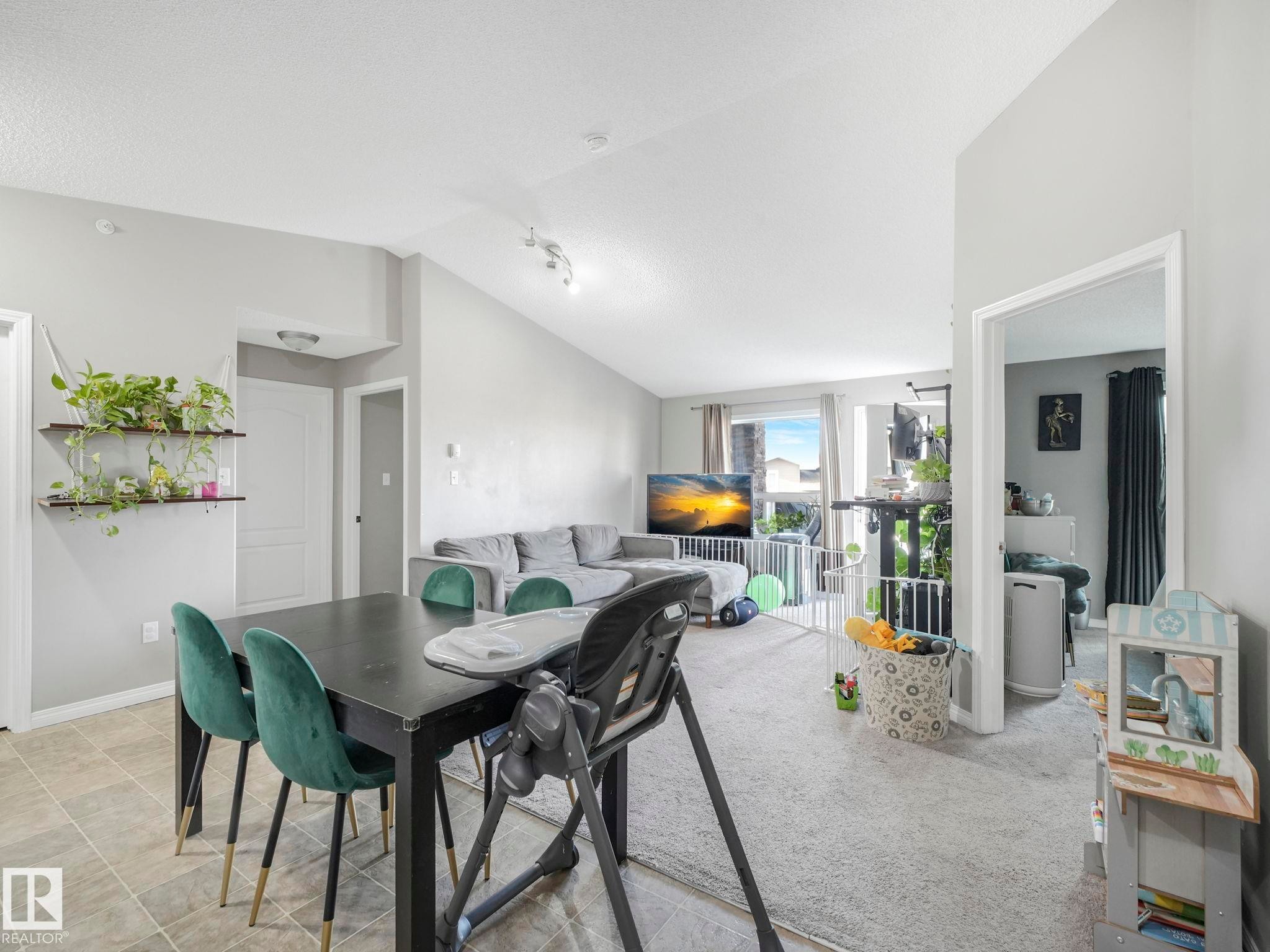 #1437 9363 Simpson Dr Nw, Edmonton, AB - Indoor Photo Showing Dining Room