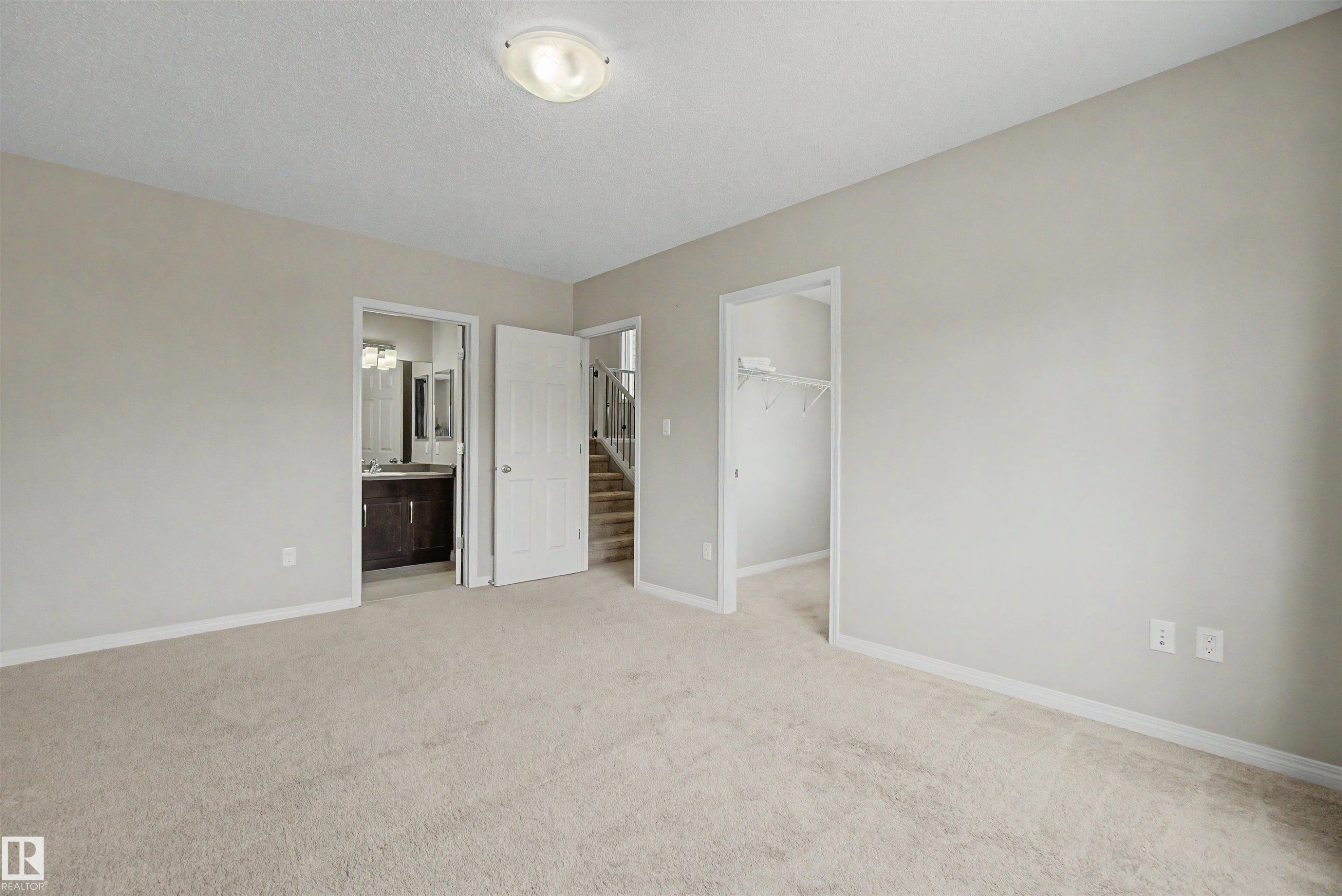 2534 Coughlan Road, Edmonton, AB - Indoor Photo Showing Other Room