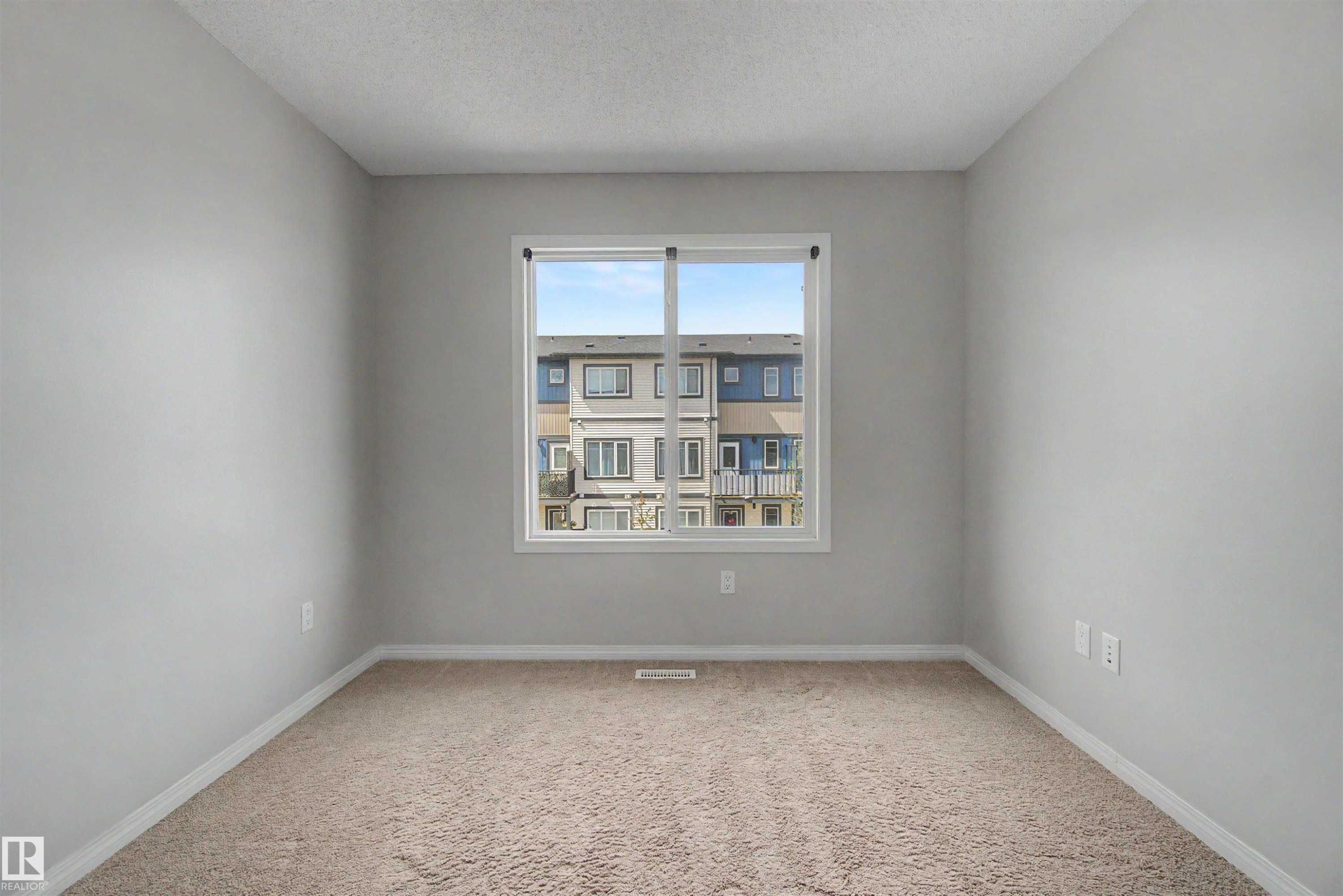 2534 Coughlan Road, Edmonton, AB - Indoor Photo Showing Other Room