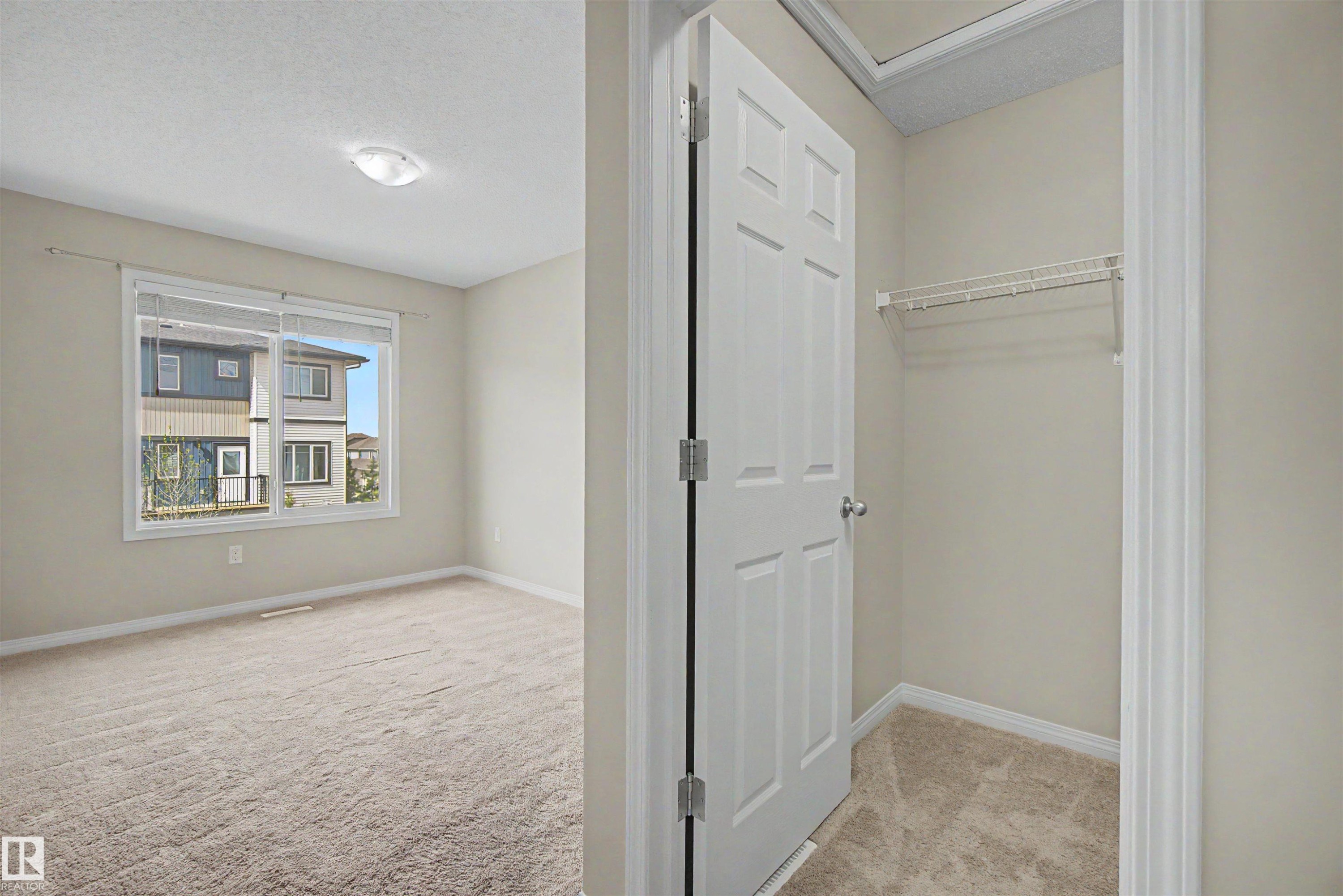 2534 Coughlan Road, Edmonton, AB - Indoor Photo Showing Other Room