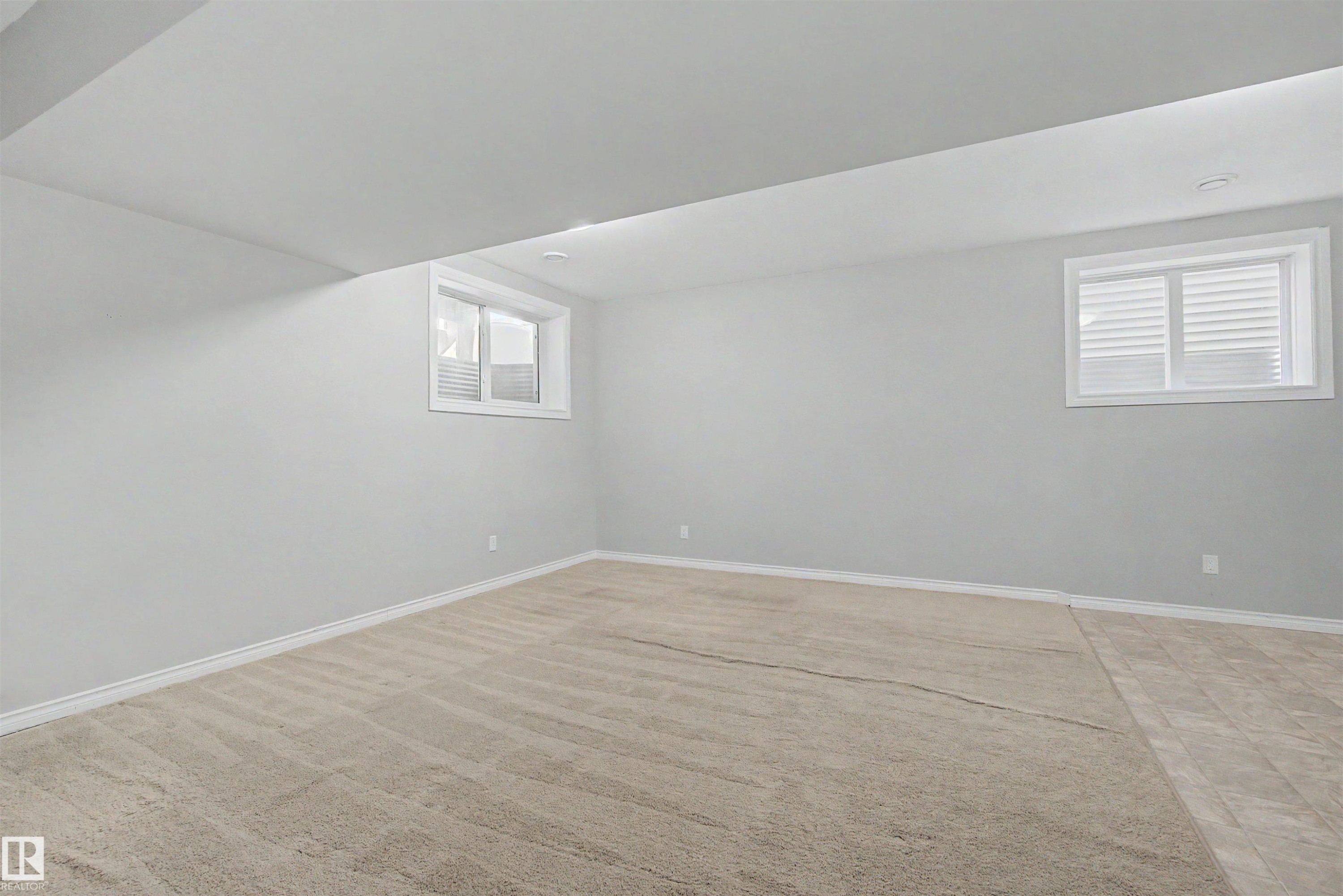 2534 Coughlan Road, Edmonton, AB - Indoor Photo Showing Other Room
