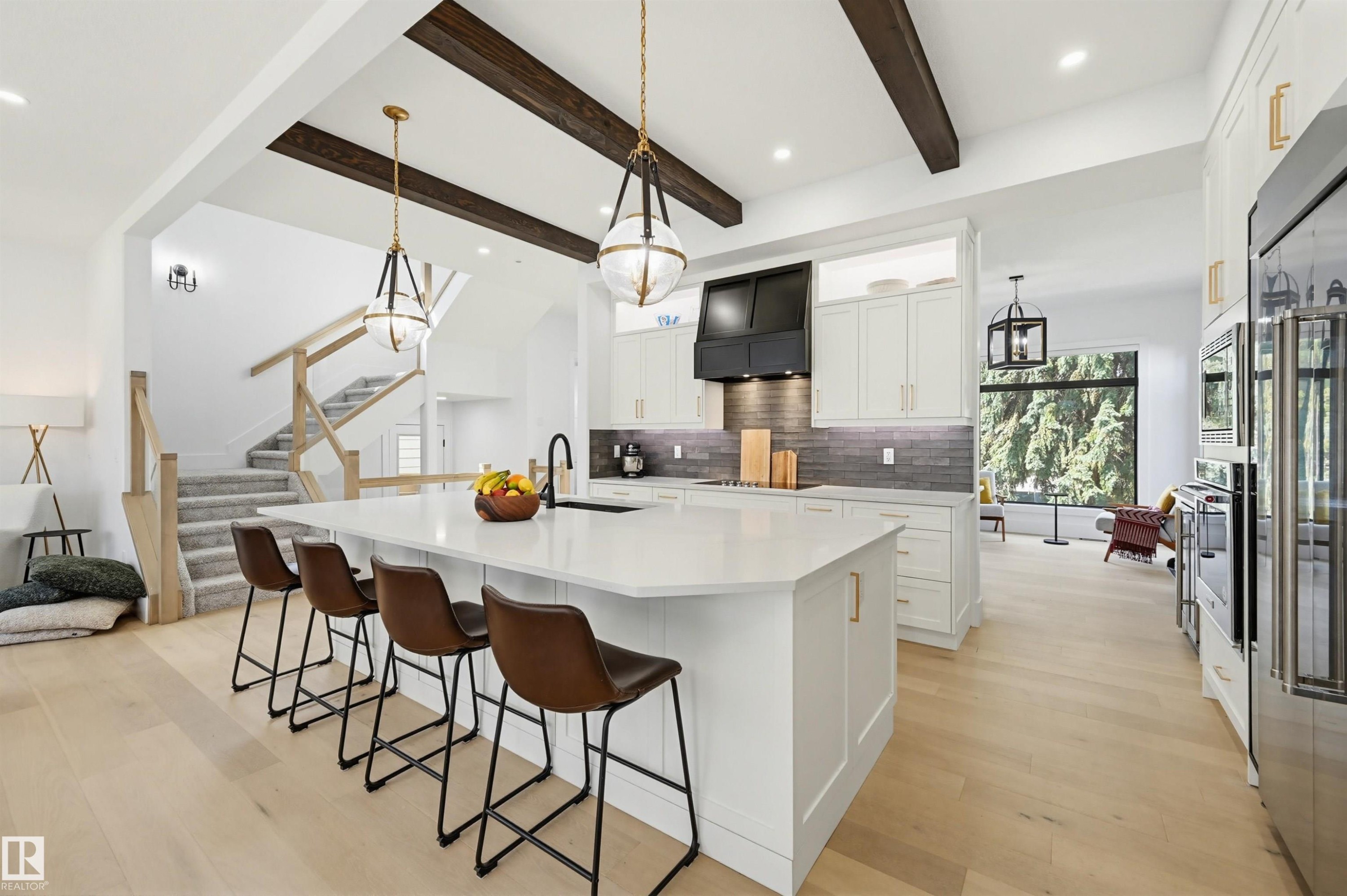 8723 138 Street, Edmonton, AB - Indoor Photo Showing Kitchen With Upgraded Kitchen