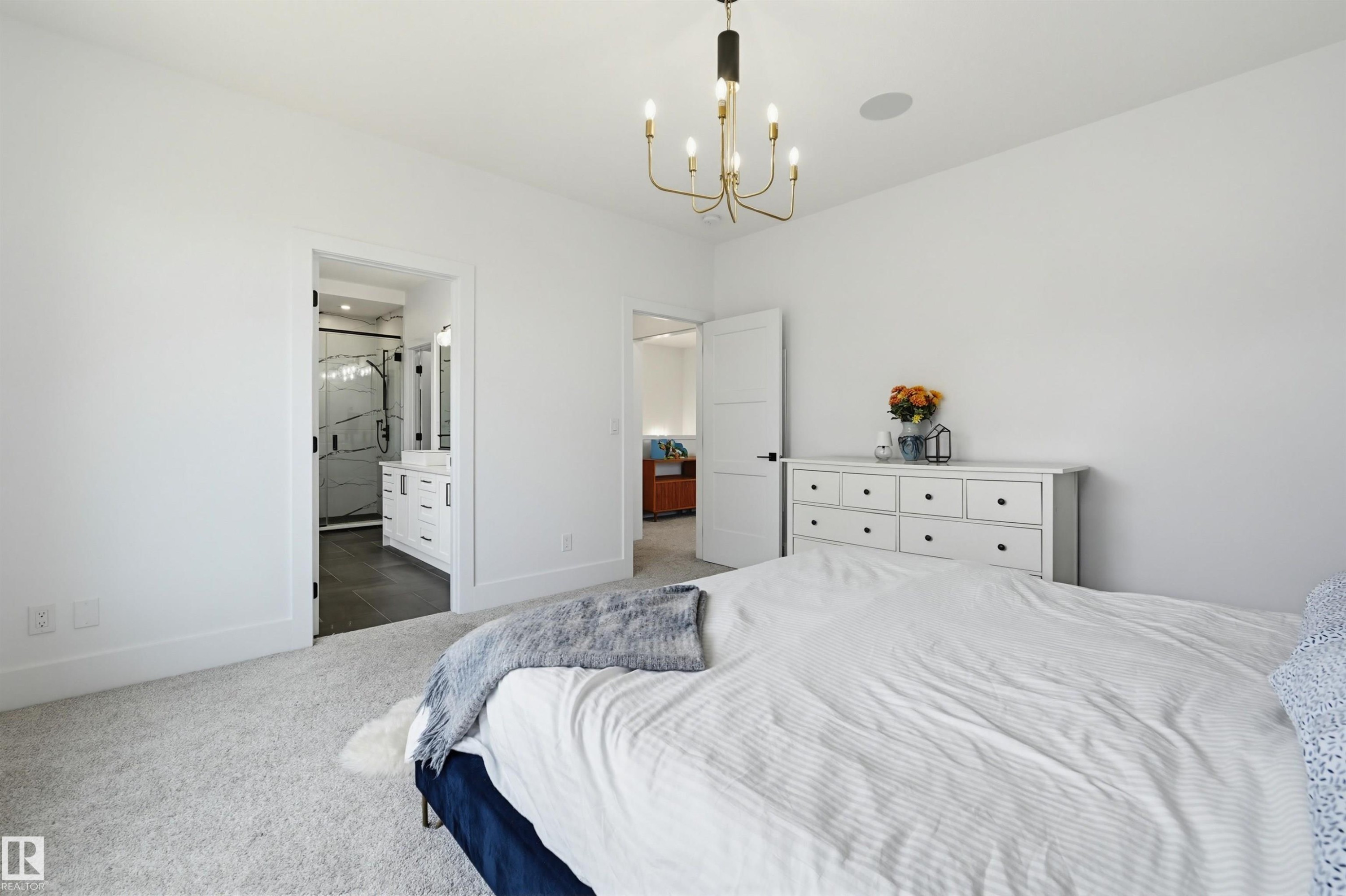 8723 138 Street, Edmonton, AB - Indoor Photo Showing Bedroom