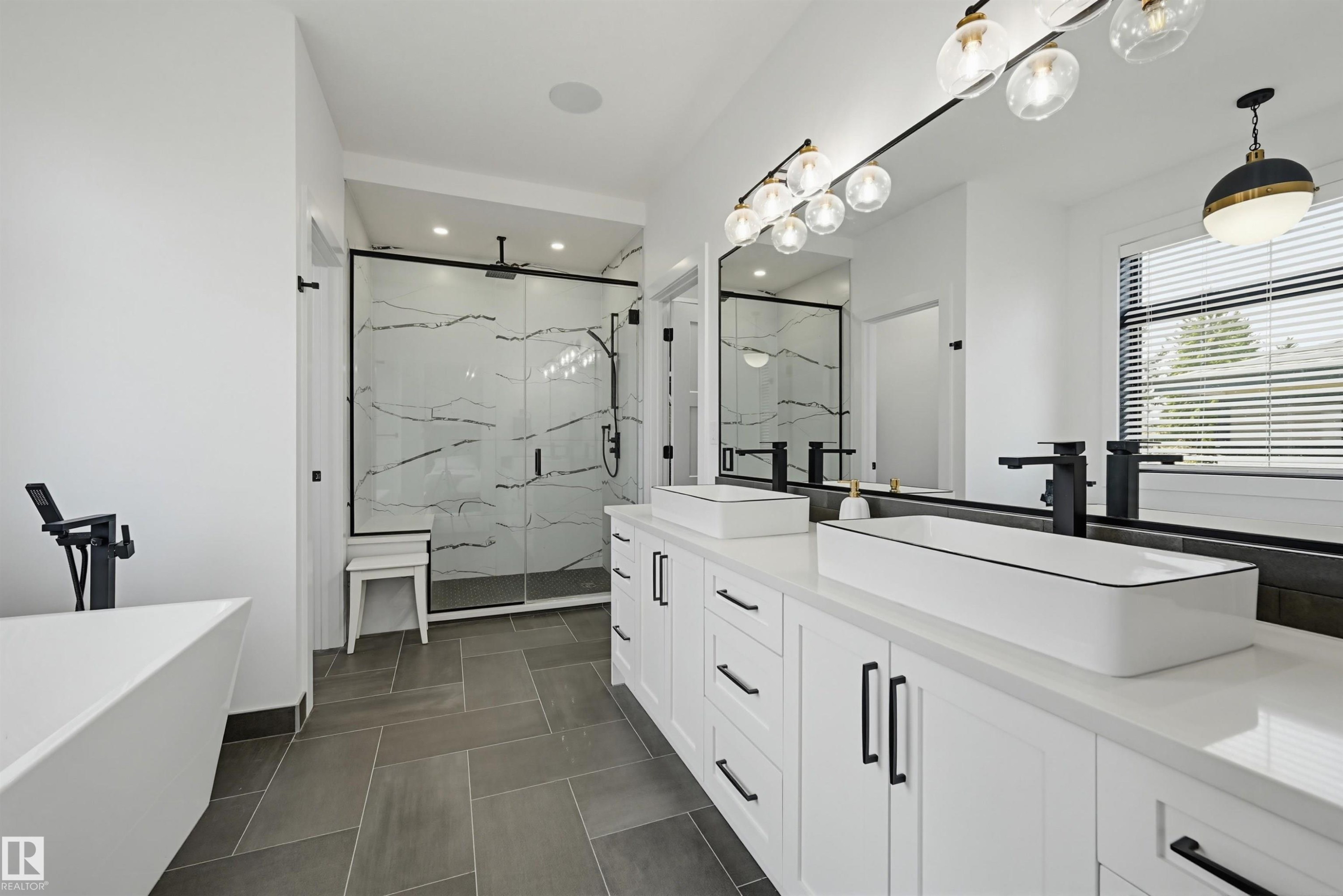 8723 138 Street, Edmonton, AB - Indoor