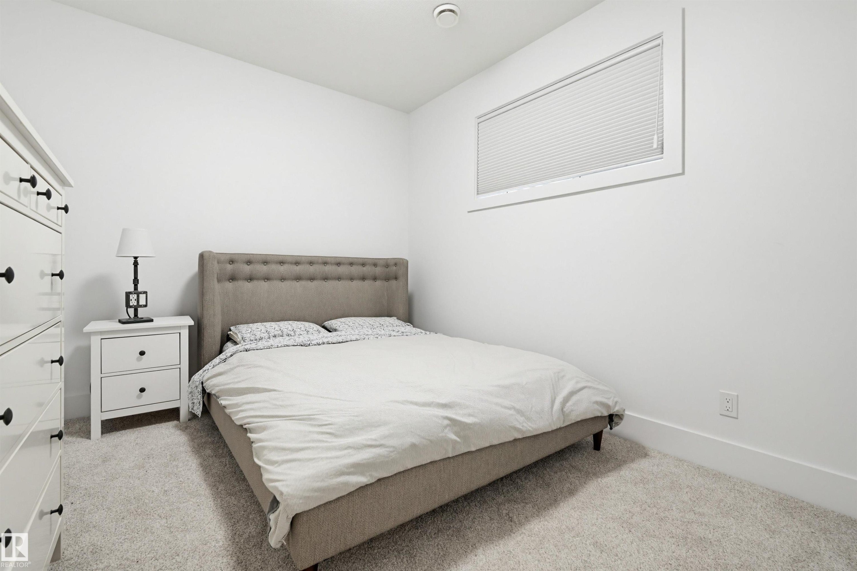 8723 138 Street, Edmonton, AB - Indoor Photo Showing Bedroom