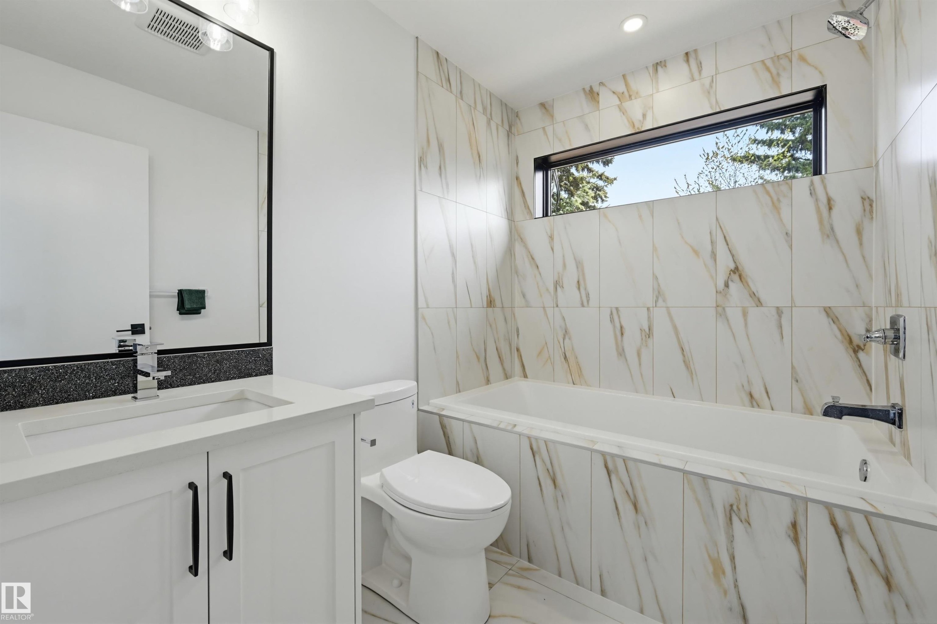 in garage suite - 8723 138 Street, Edmonton, AB - Indoor Photo Showing Bathroom