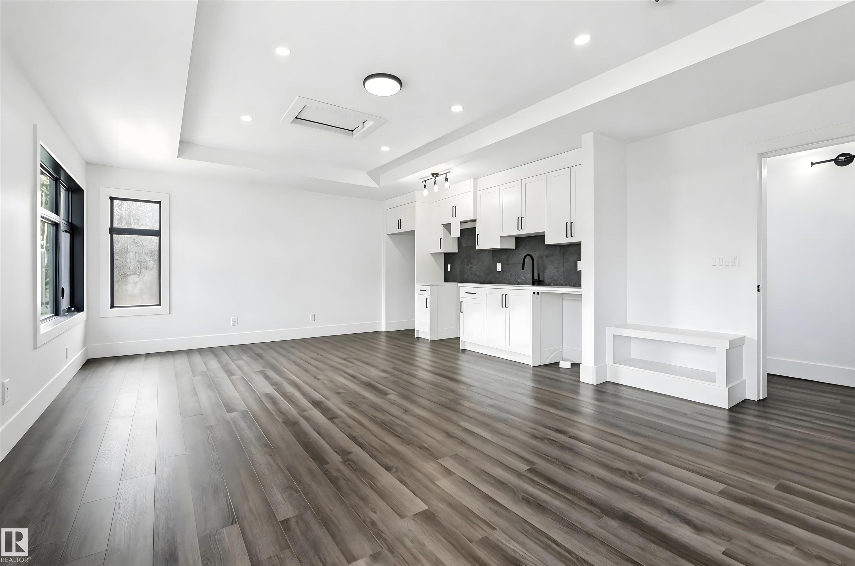 8723 138 Street, Edmonton, AB - Indoor Photo Showing Kitchen