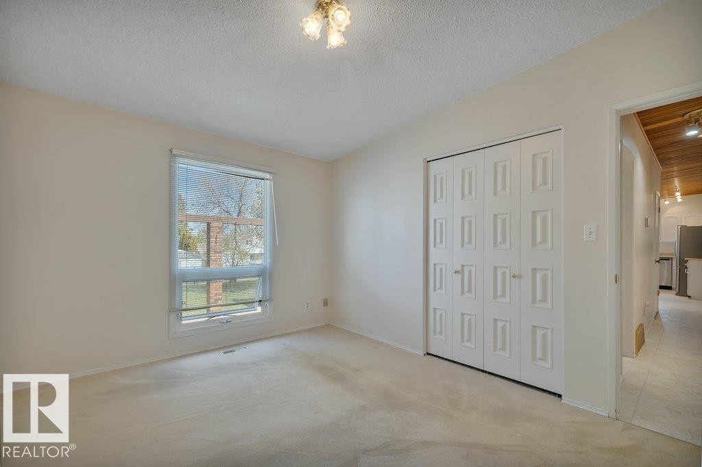 8808 41 Avenue, Edmonton, AB - Indoor Photo Showing Other Room