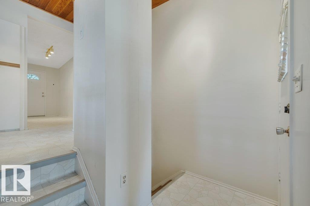 8808 41 Avenue, Edmonton, AB - Indoor Photo Showing Other Room