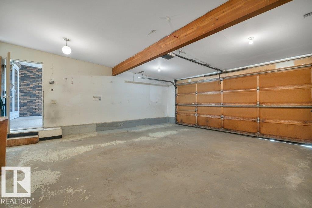 8808 41 Avenue, Edmonton, AB - Indoor Photo Showing Garage