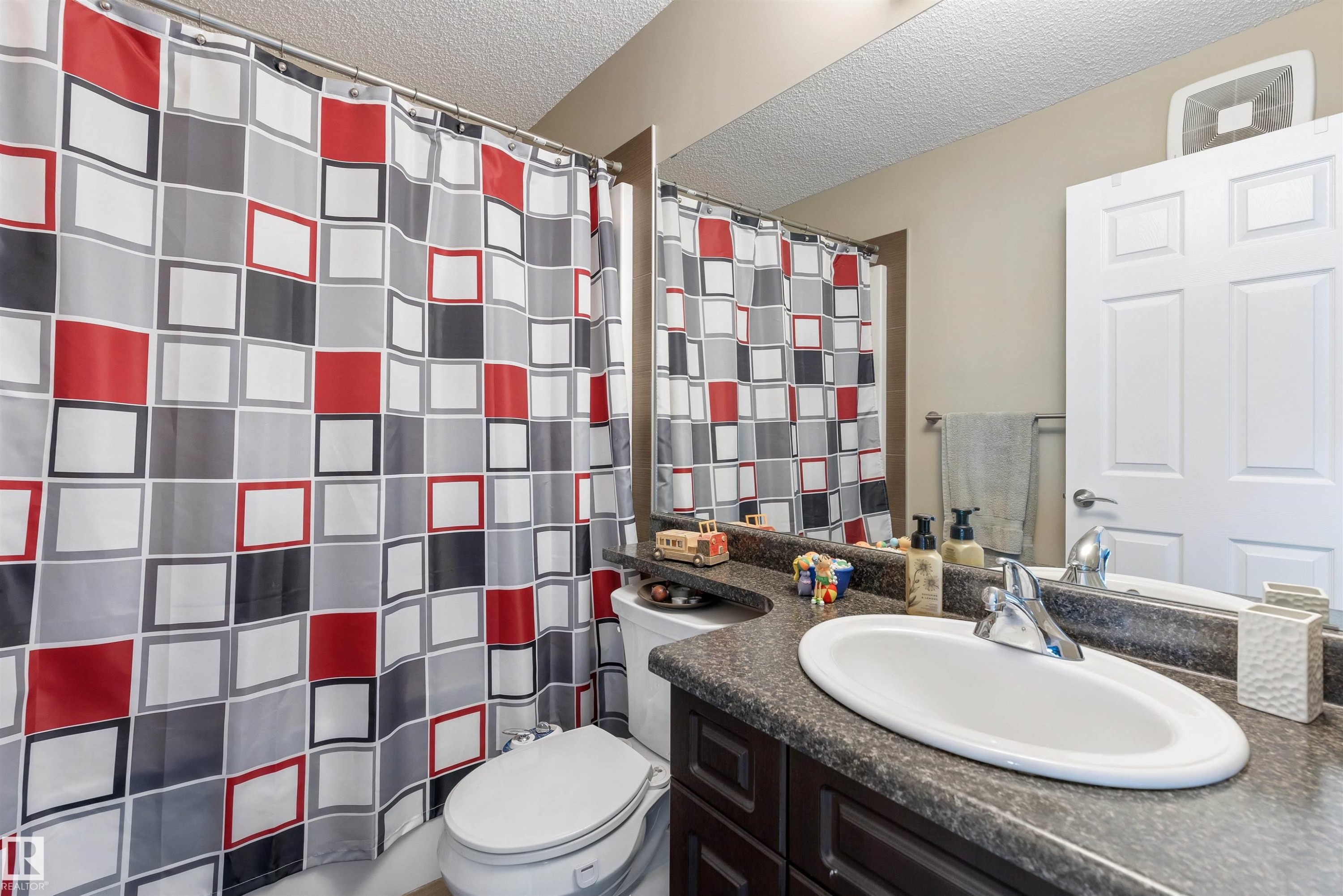 64 655 Tamarack Road, Edmonton, AB - Indoor Photo Showing Bathroom