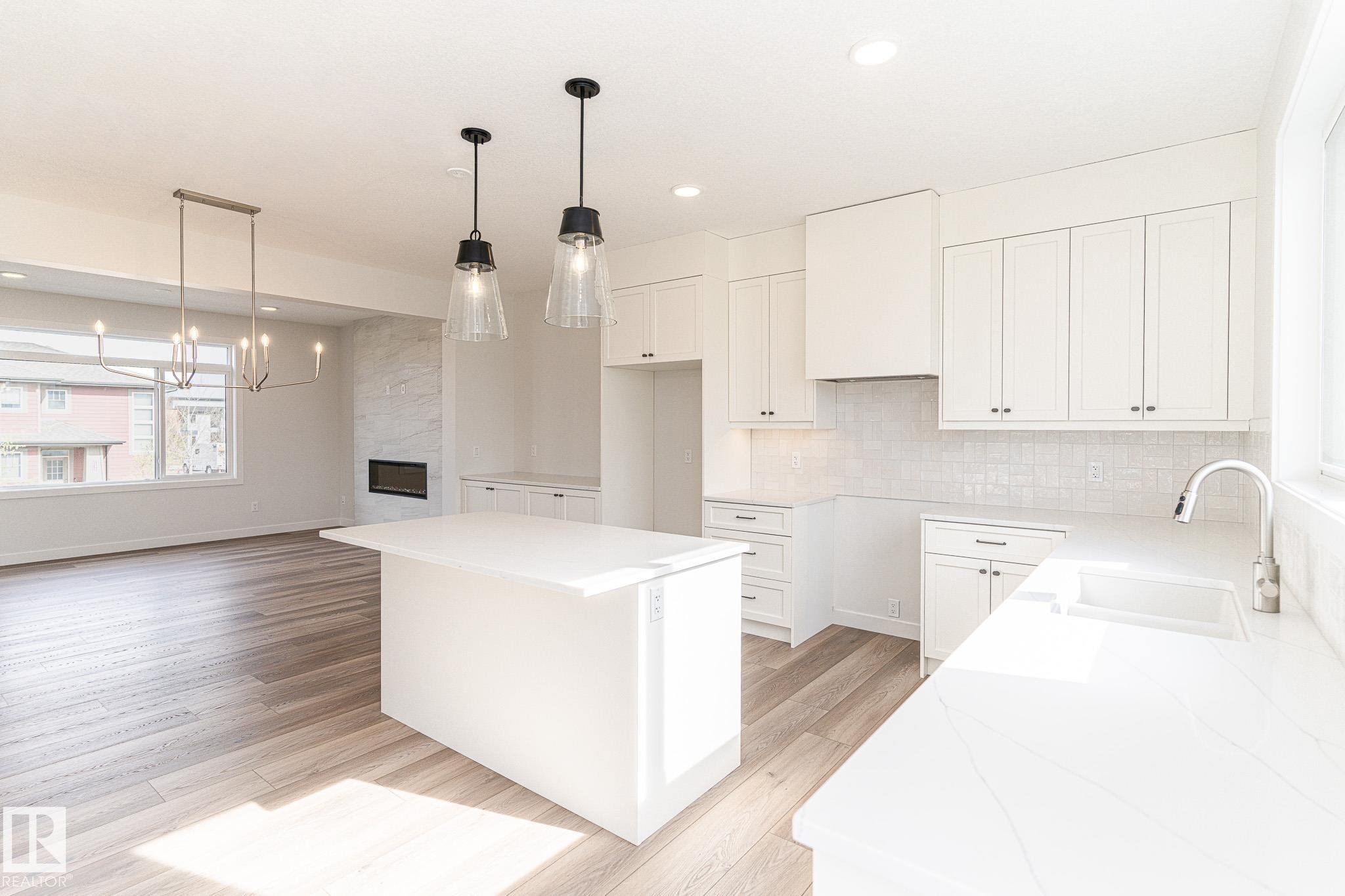 7135 May Crescent, Edmonton, AB - Indoor Photo Showing Kitchen With Upgraded Kitchen