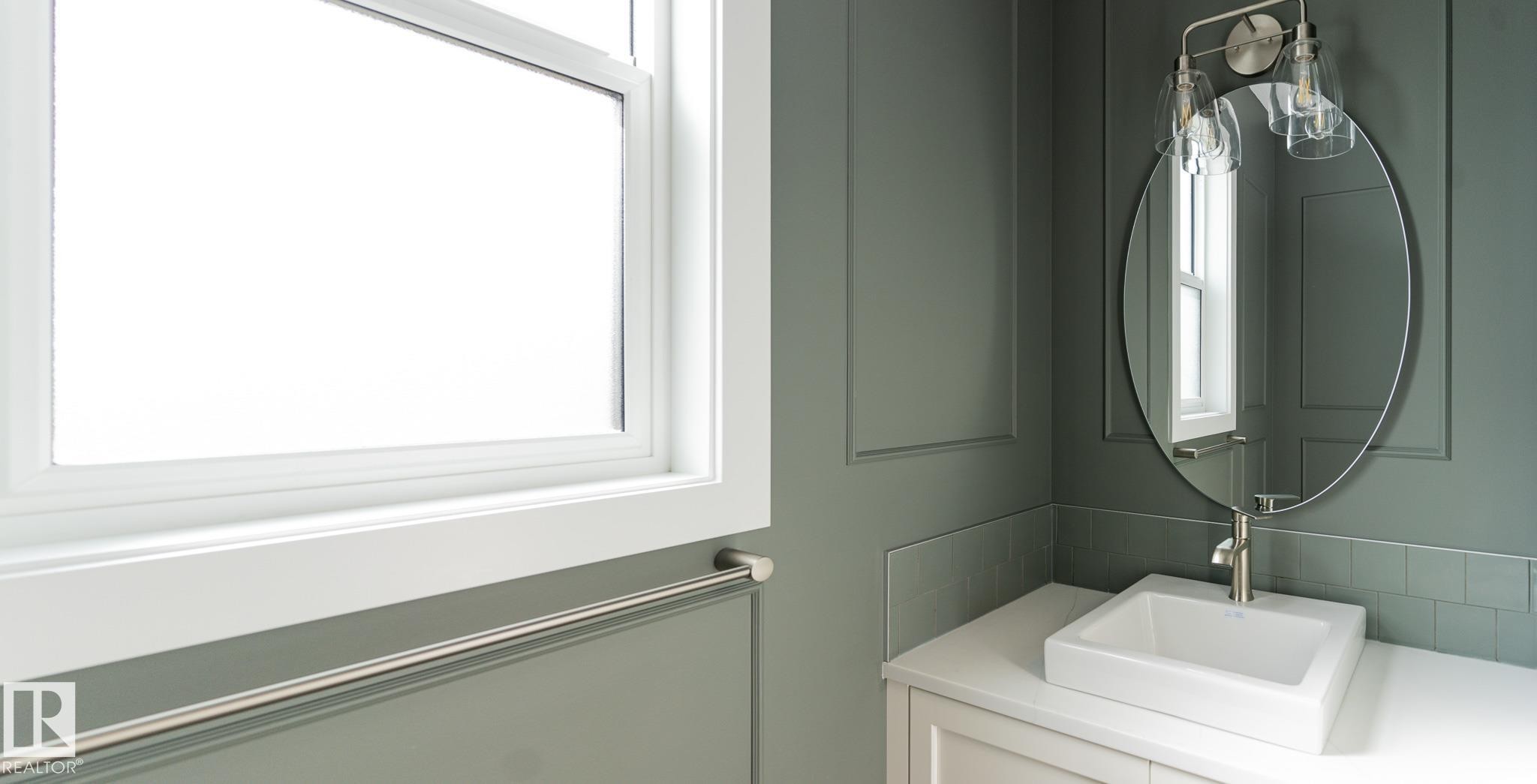 7135 May Crescent, Edmonton, AB - Indoor Photo Showing Bathroom