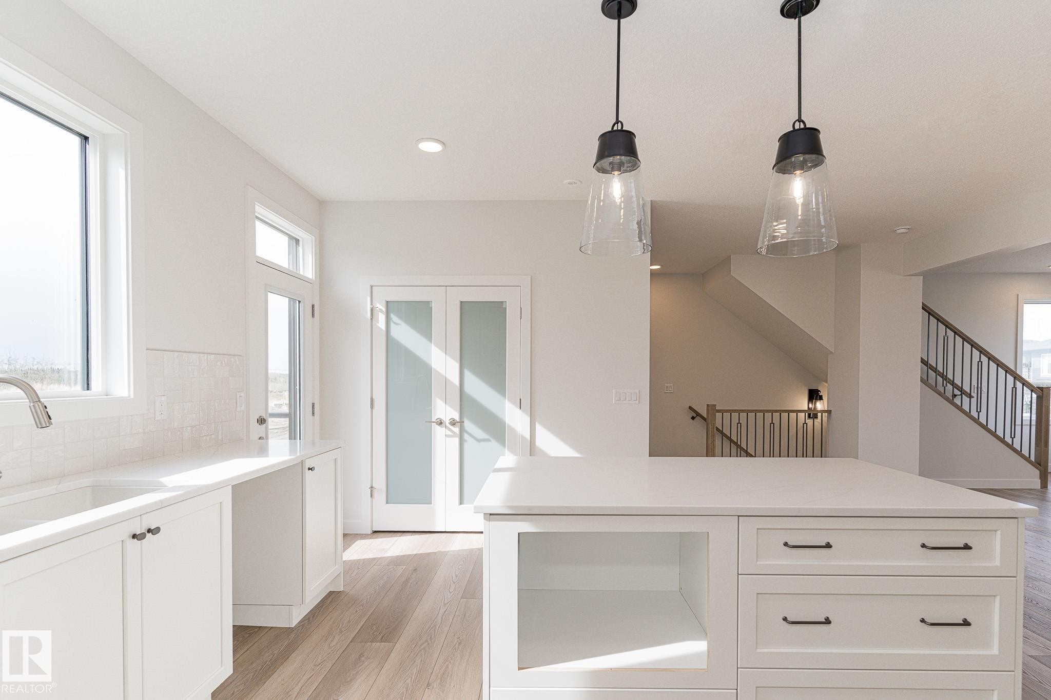 7135 May Crescent, Edmonton, AB - Indoor