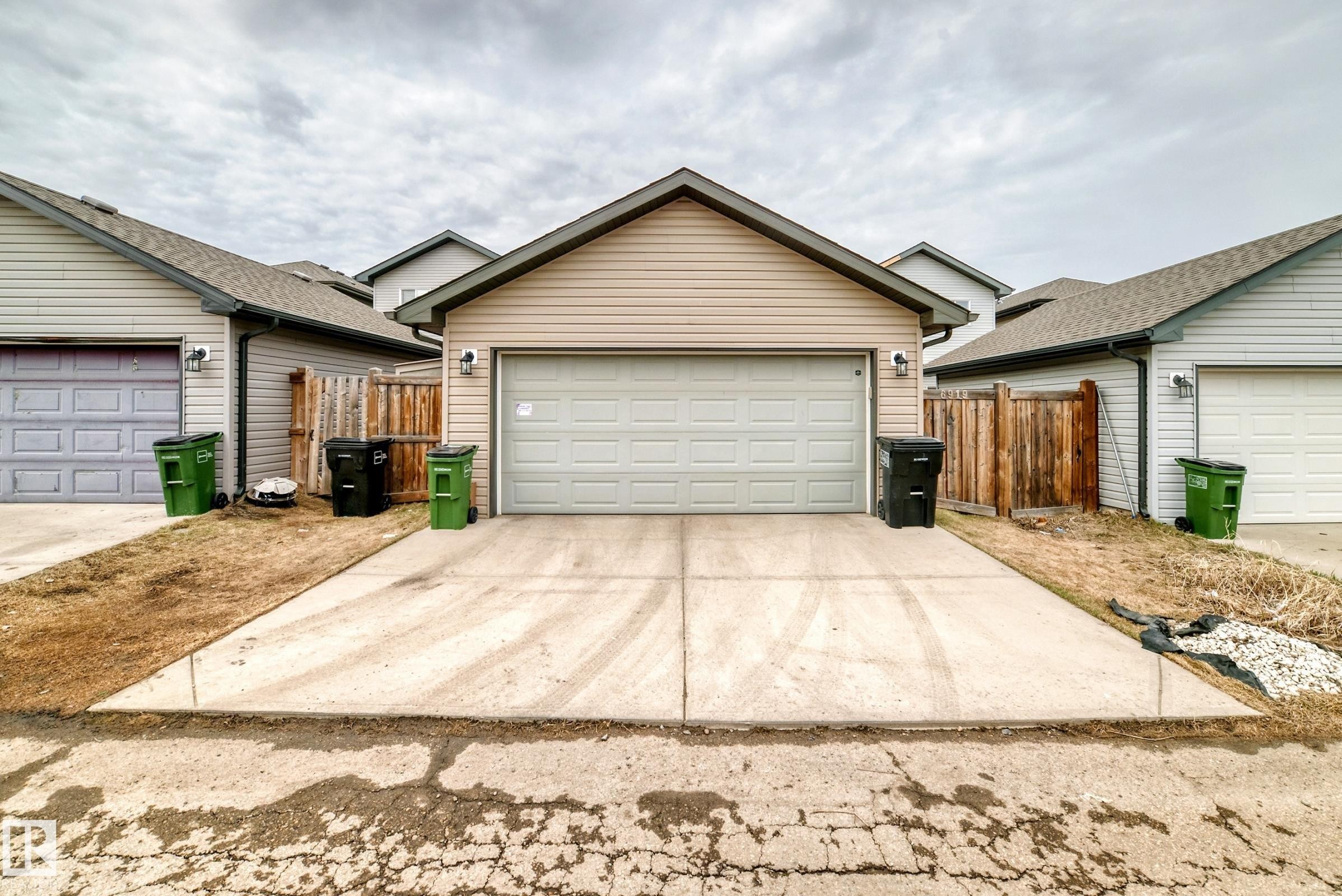 6919 Cardinal Wynd, Edmonton, AB - Outdoor With Exterior