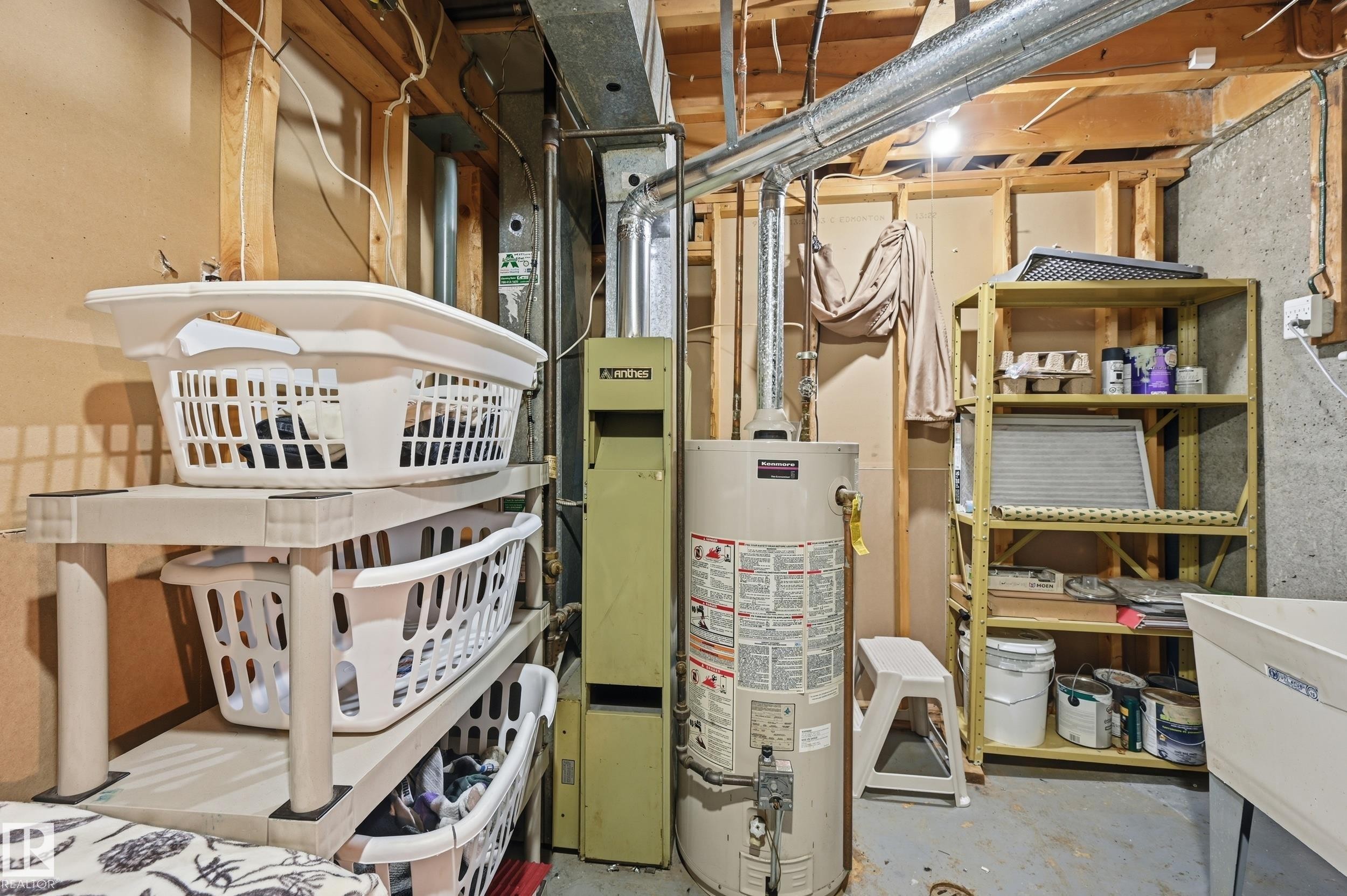 9 8020 141 Avenue, Edmonton, AB - Indoor Photo Showing Basement