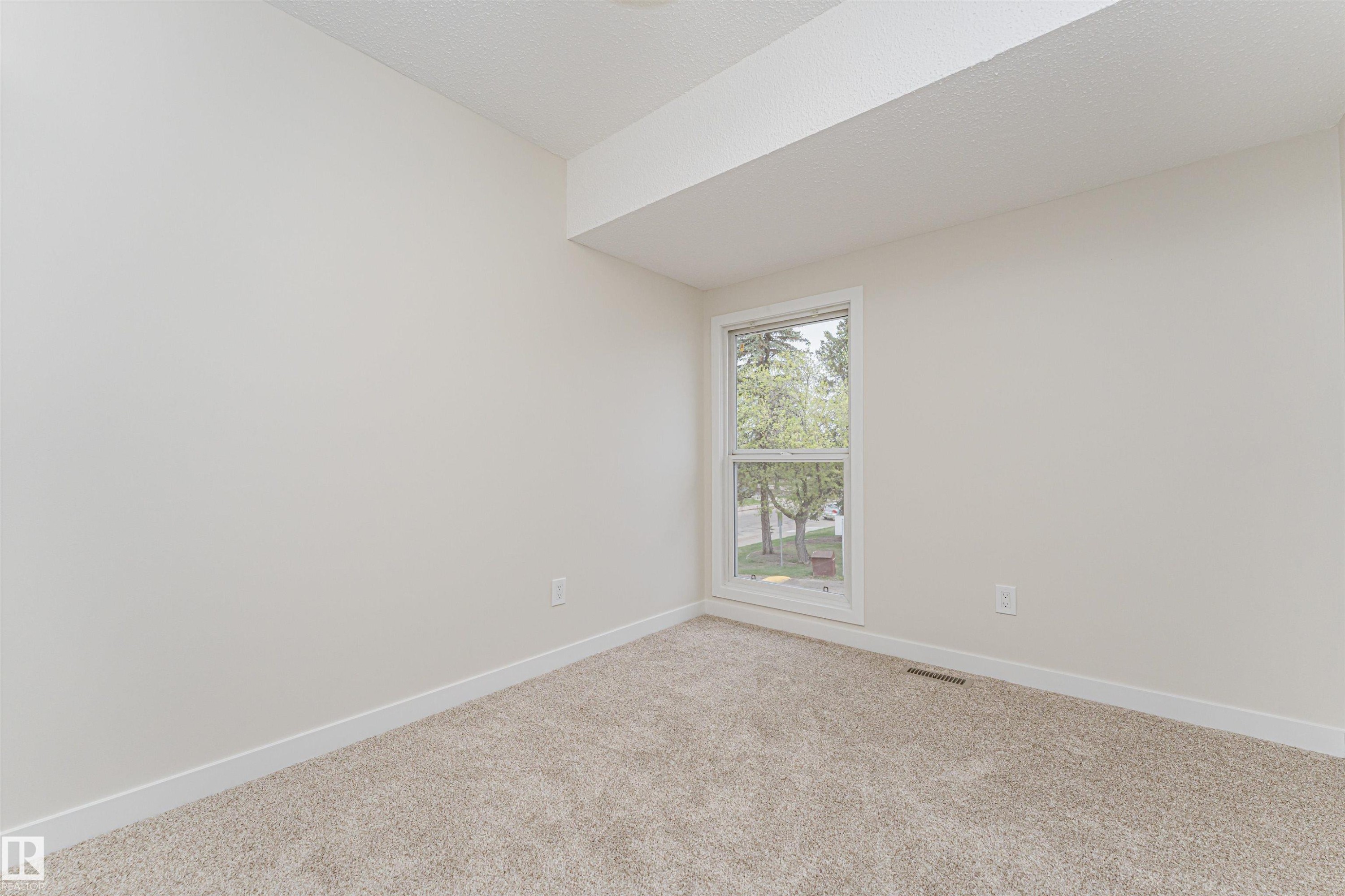 3105 109 Street, Edmonton, AB - Indoor Photo Showing Other Room