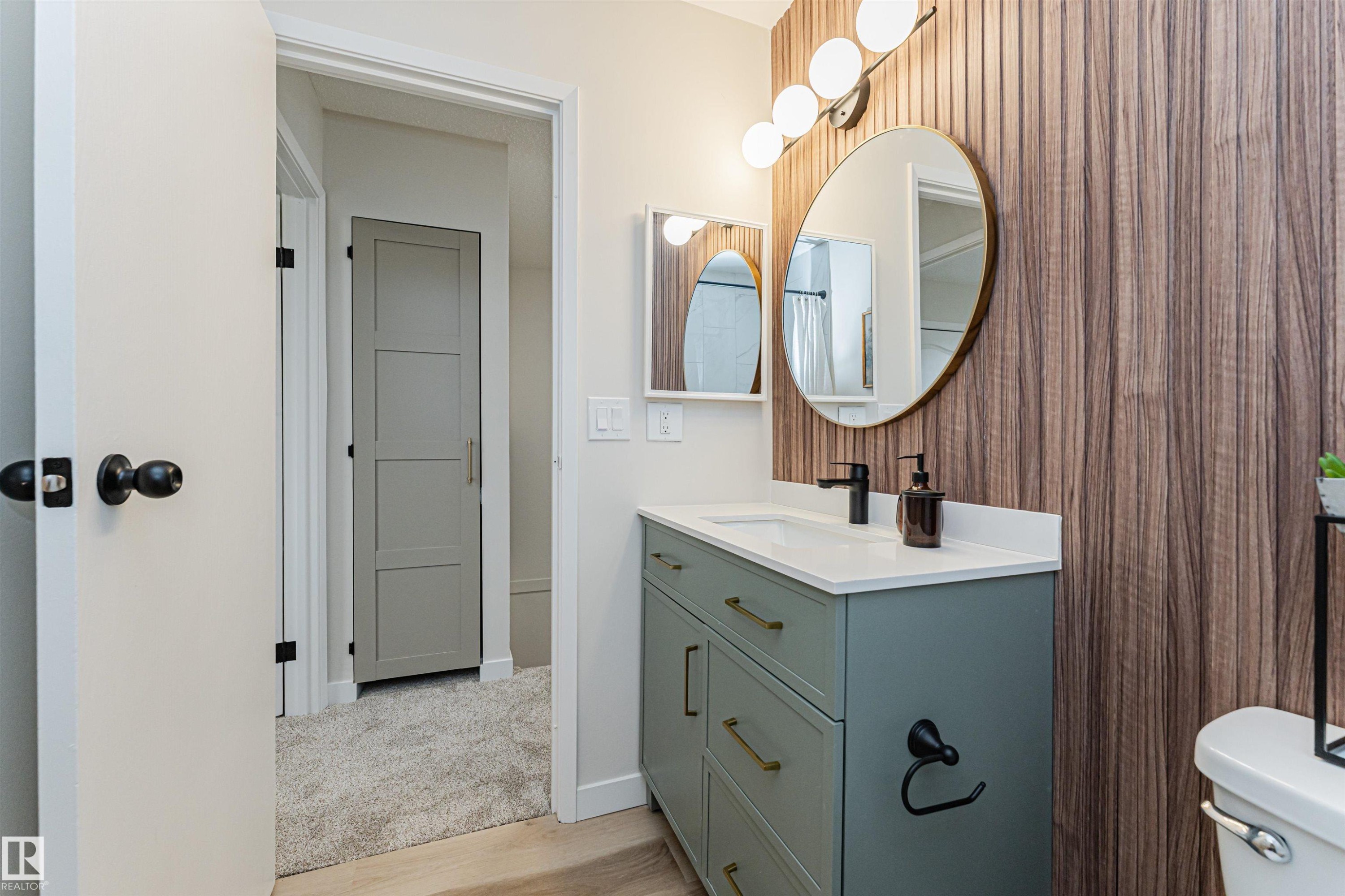 3105 109 Street, Edmonton, AB - Indoor Photo Showing Bathroom