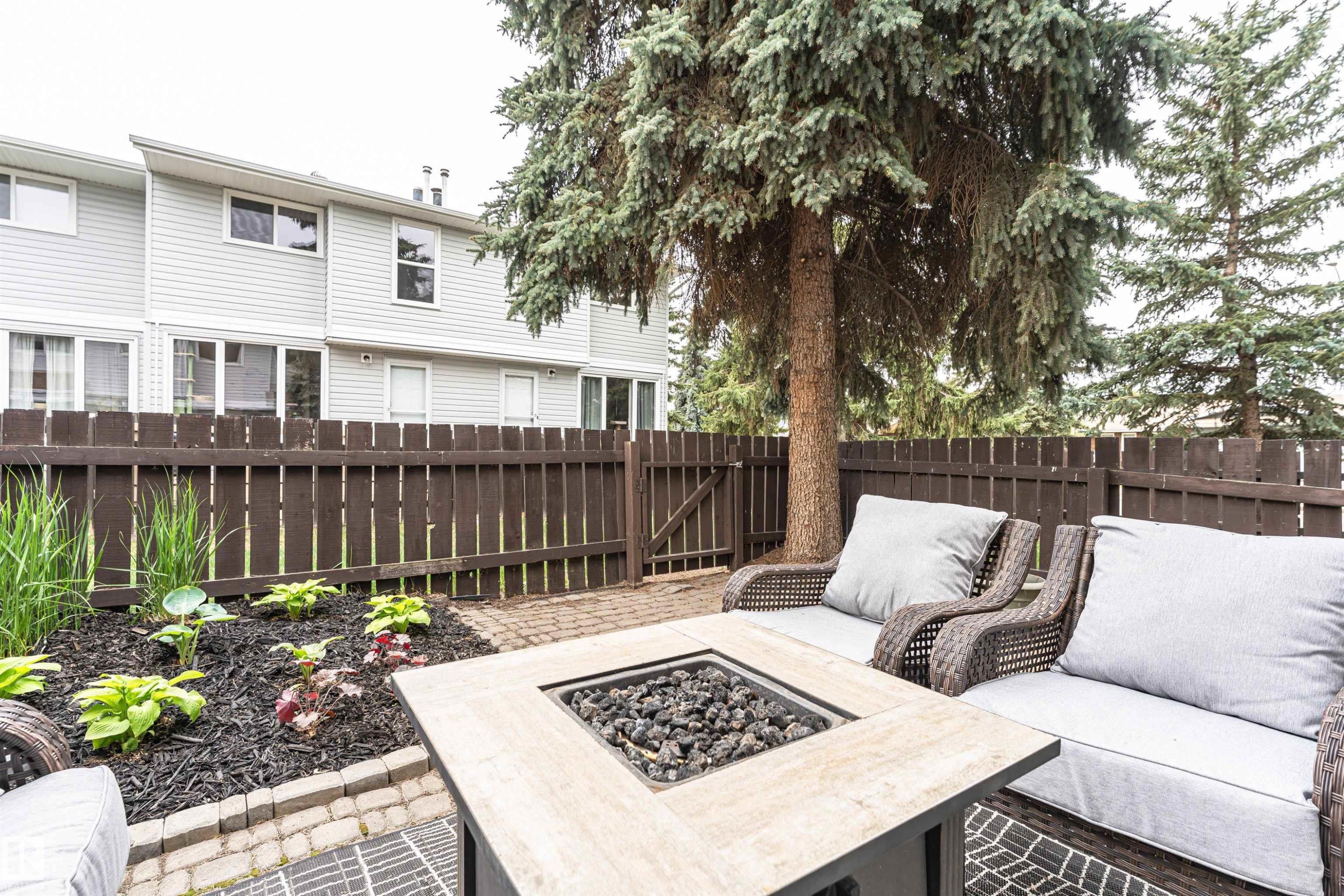3105 109 Street, Edmonton, AB - Outdoor