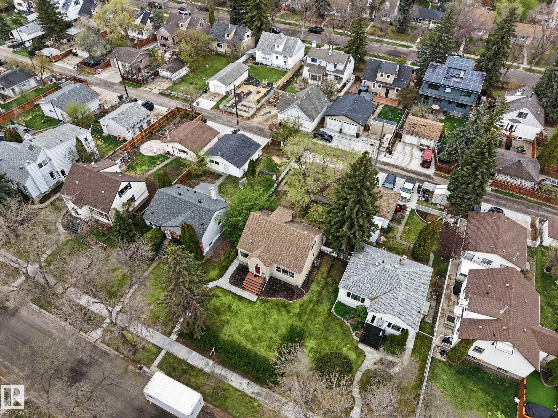 Aerial perspective showcasing an established residential neighborhood with diverse architectural styles - 13316 109A Avenue, Edmonton, AB - Outdoor With View