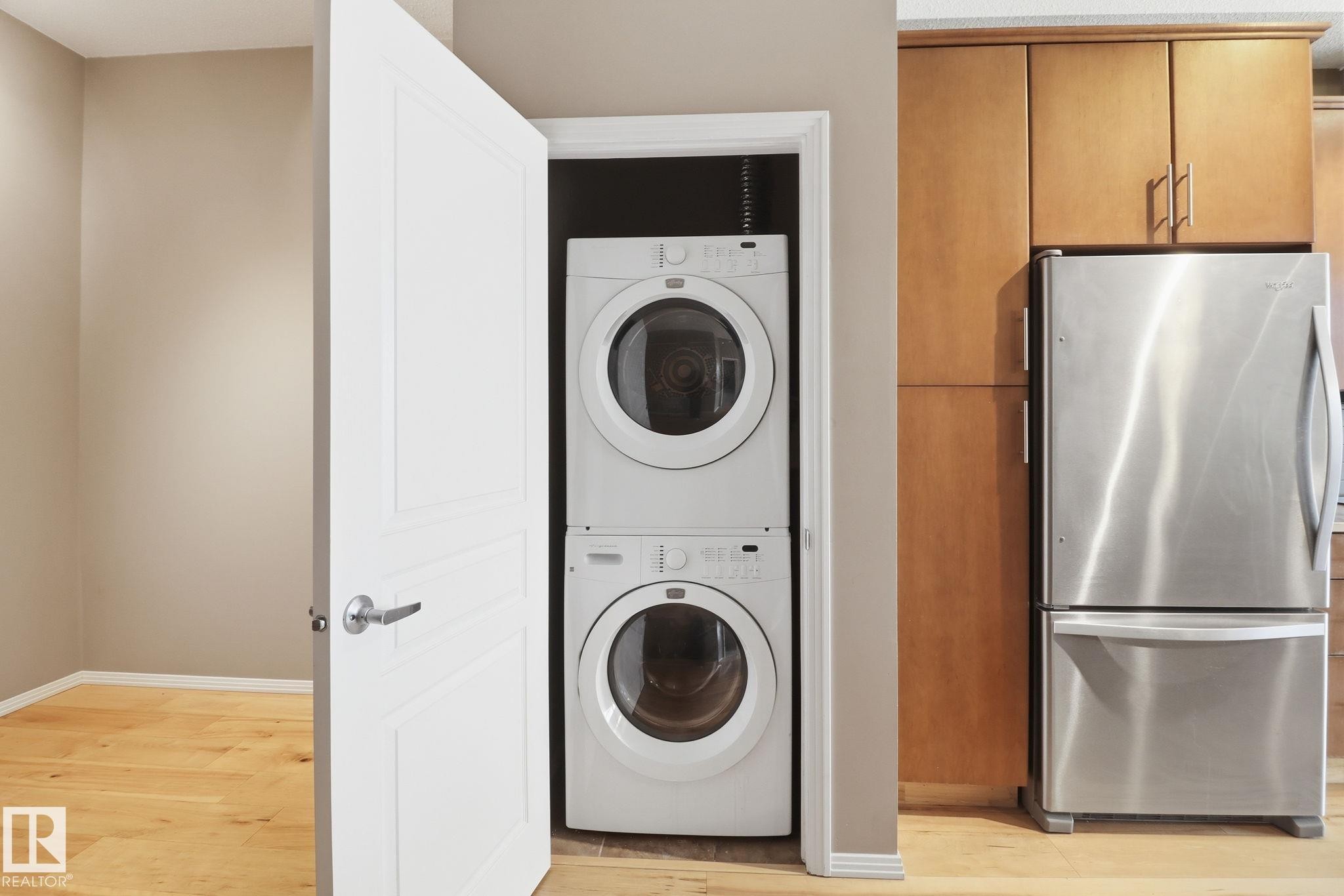 330 10531 117 Street, Edmonton, AB - Indoor Photo Showing Laundry Room