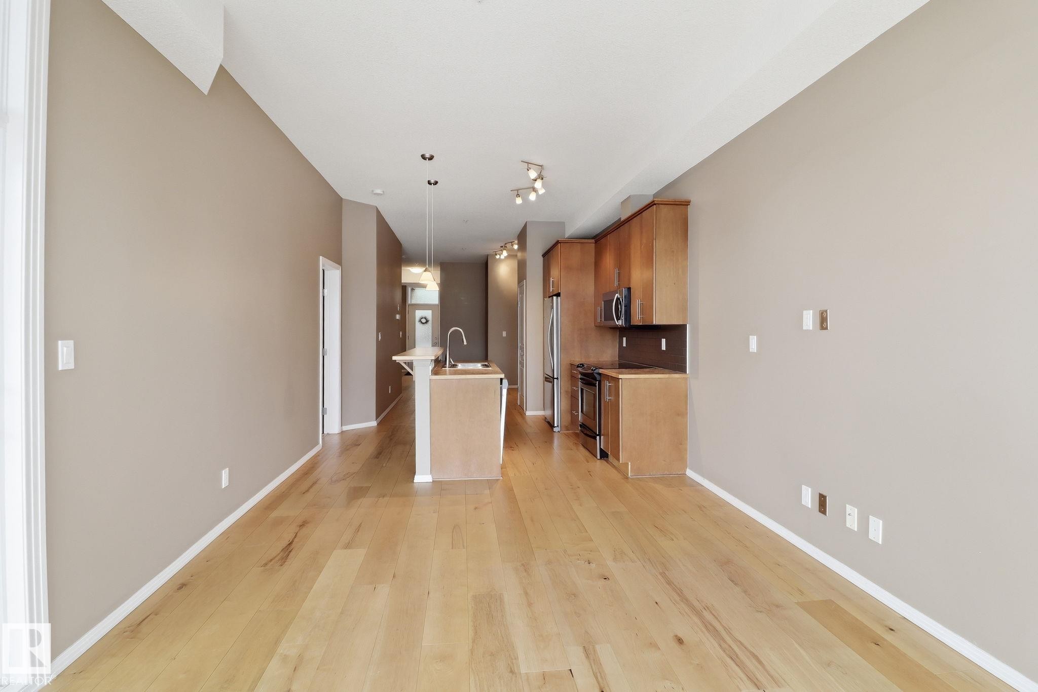 330 10531 117 Street, Edmonton, AB - Indoor Photo Showing Other Room