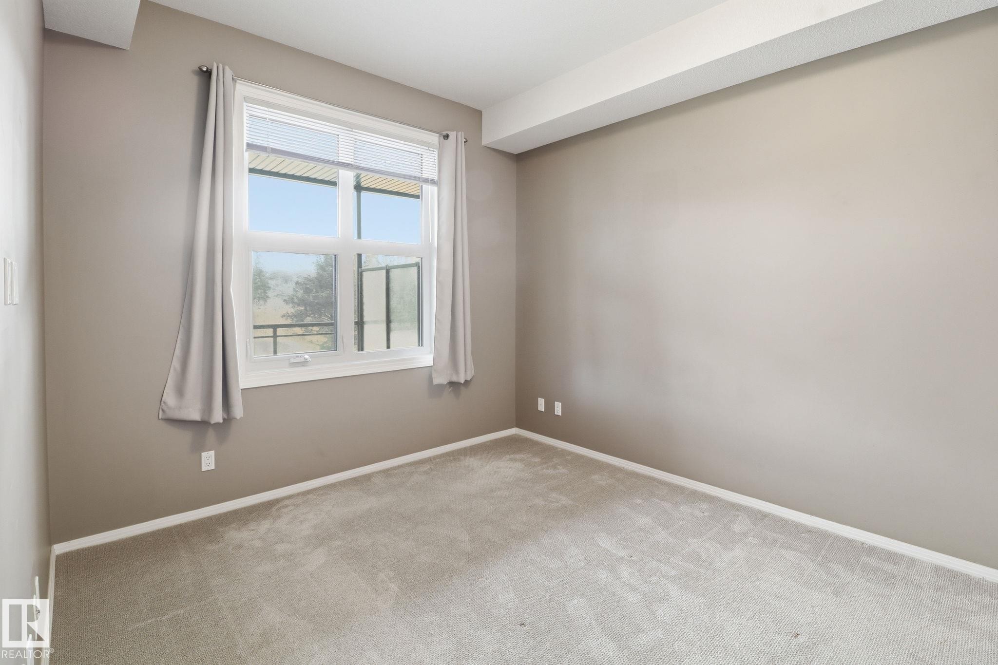 330 10531 117 Street, Edmonton, AB - Indoor Photo Showing Other Room