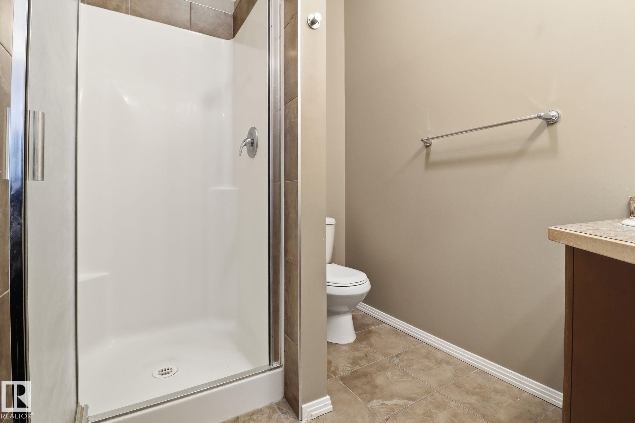 330 10531 117 Street, Edmonton, AB - Indoor Photo Showing Bathroom
