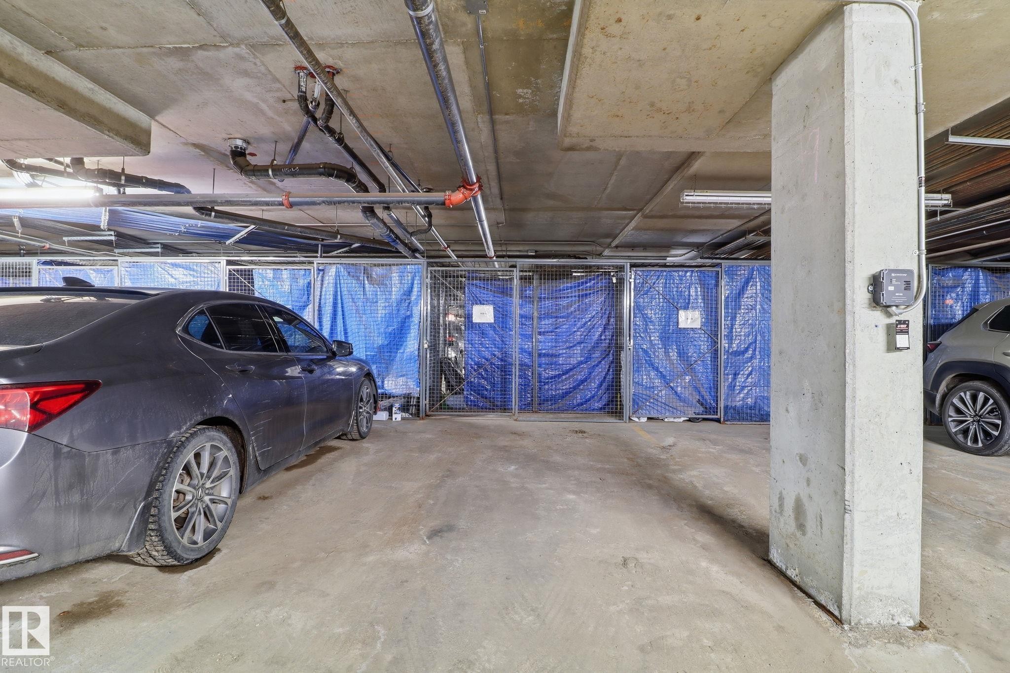 330 10531 117 Street, Edmonton, AB - Indoor Photo Showing Garage