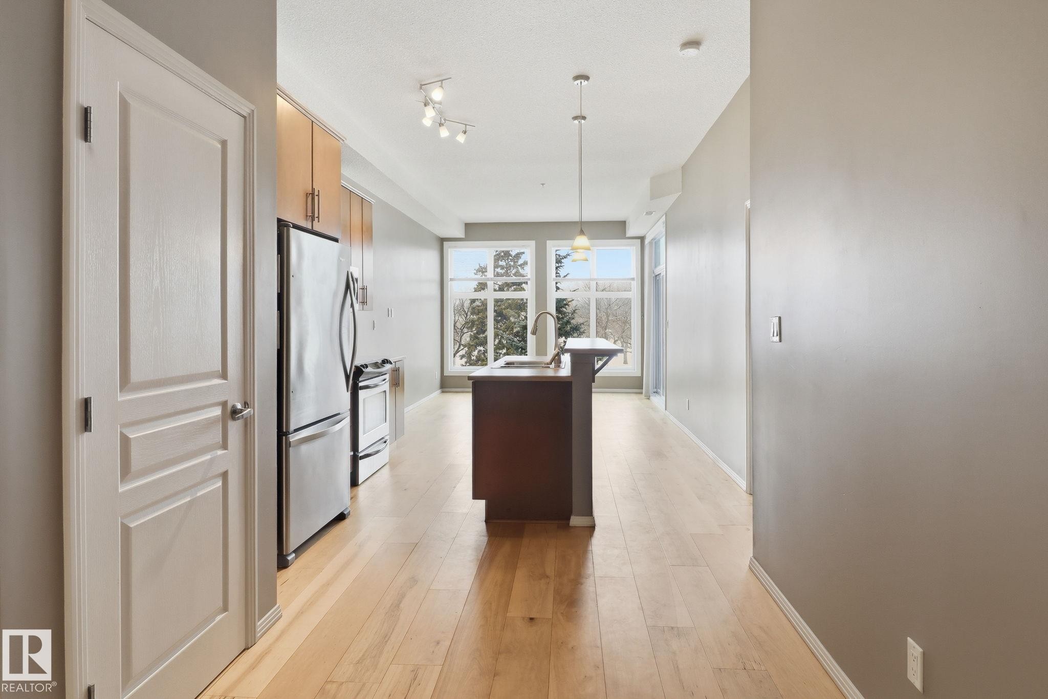 330 10531 117 Street, Edmonton, AB - Indoor Photo Showing Other Room