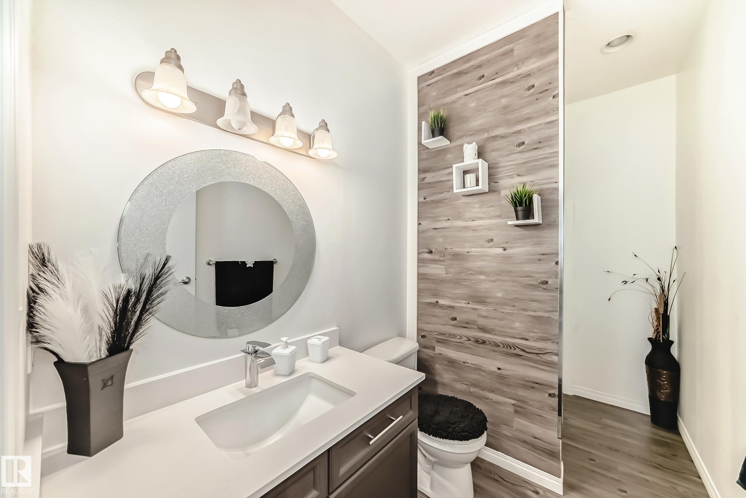 207 4316 139 Avenue, Edmonton, AB - Indoor Photo Showing Bathroom