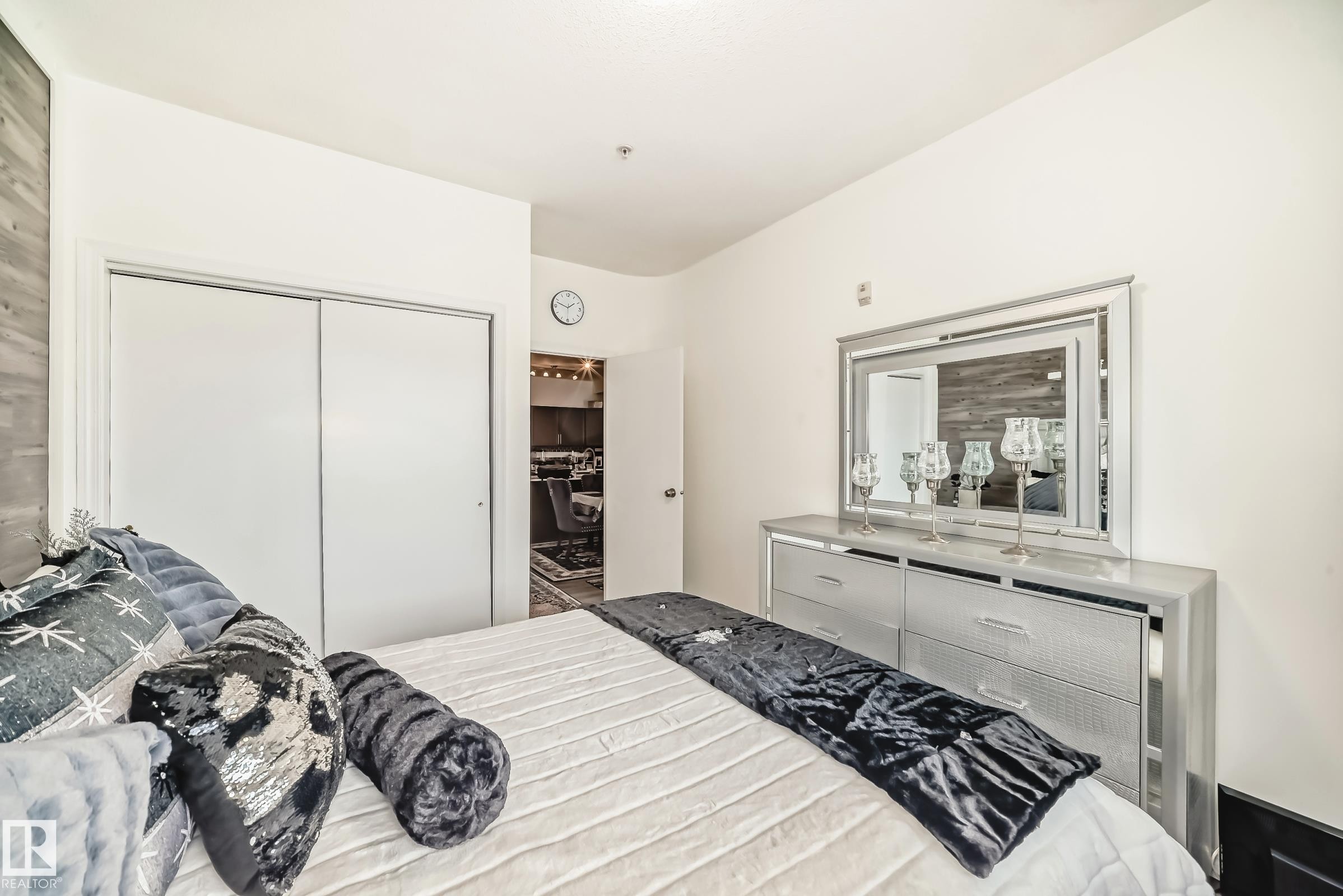 207 4316 139 Avenue, Edmonton, AB - Indoor Photo Showing Bedroom