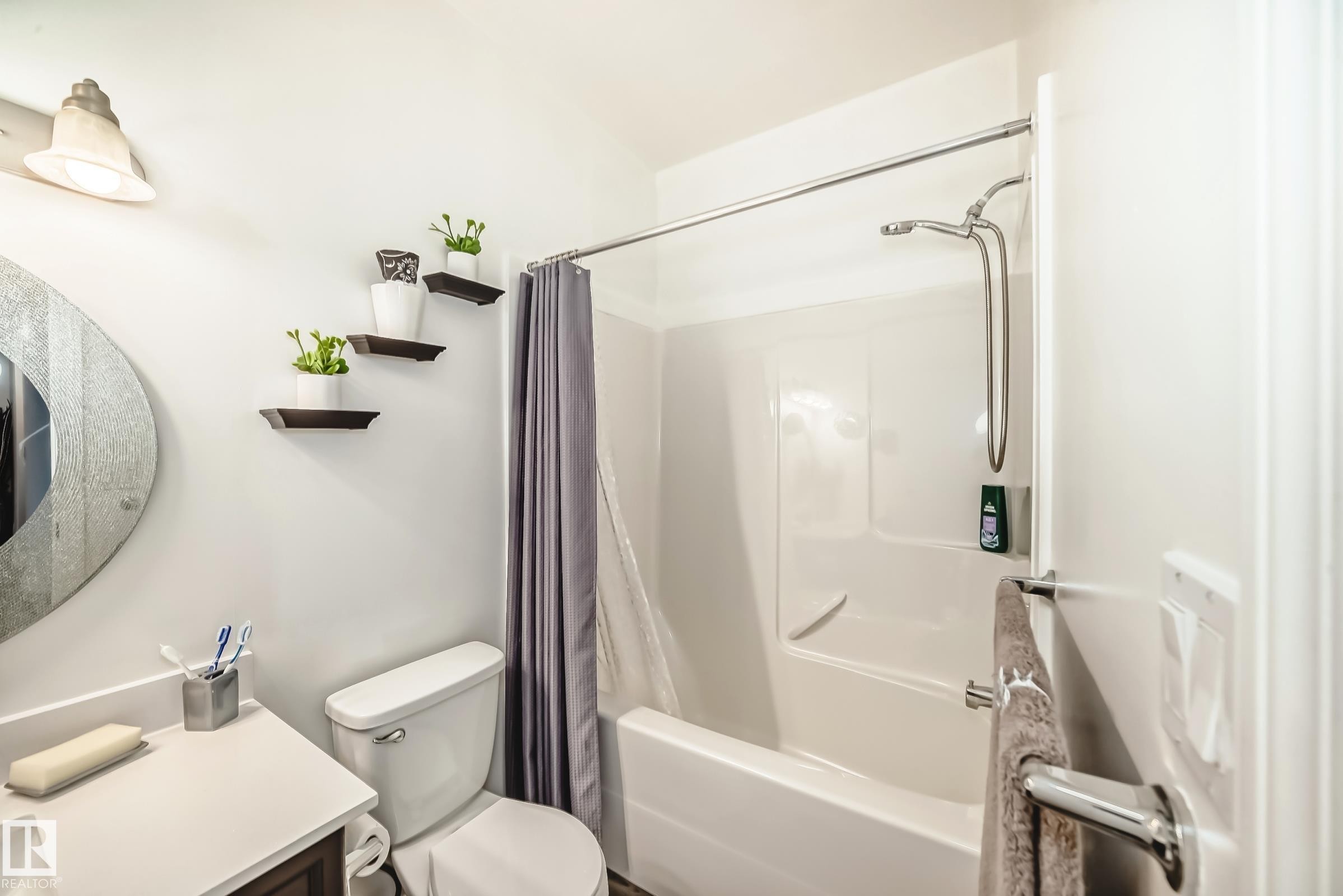207 4316 139 Avenue, Edmonton, AB - Indoor Photo Showing Bathroom