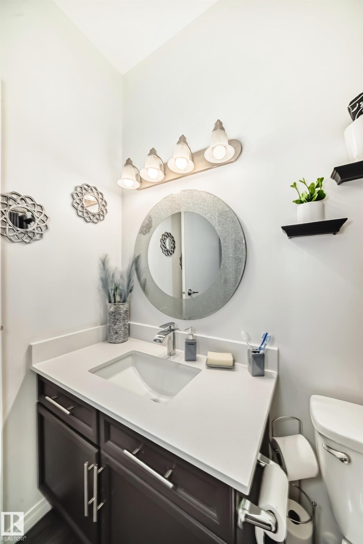 207 4316 139 Avenue, Edmonton, AB - Indoor Photo Showing Bathroom