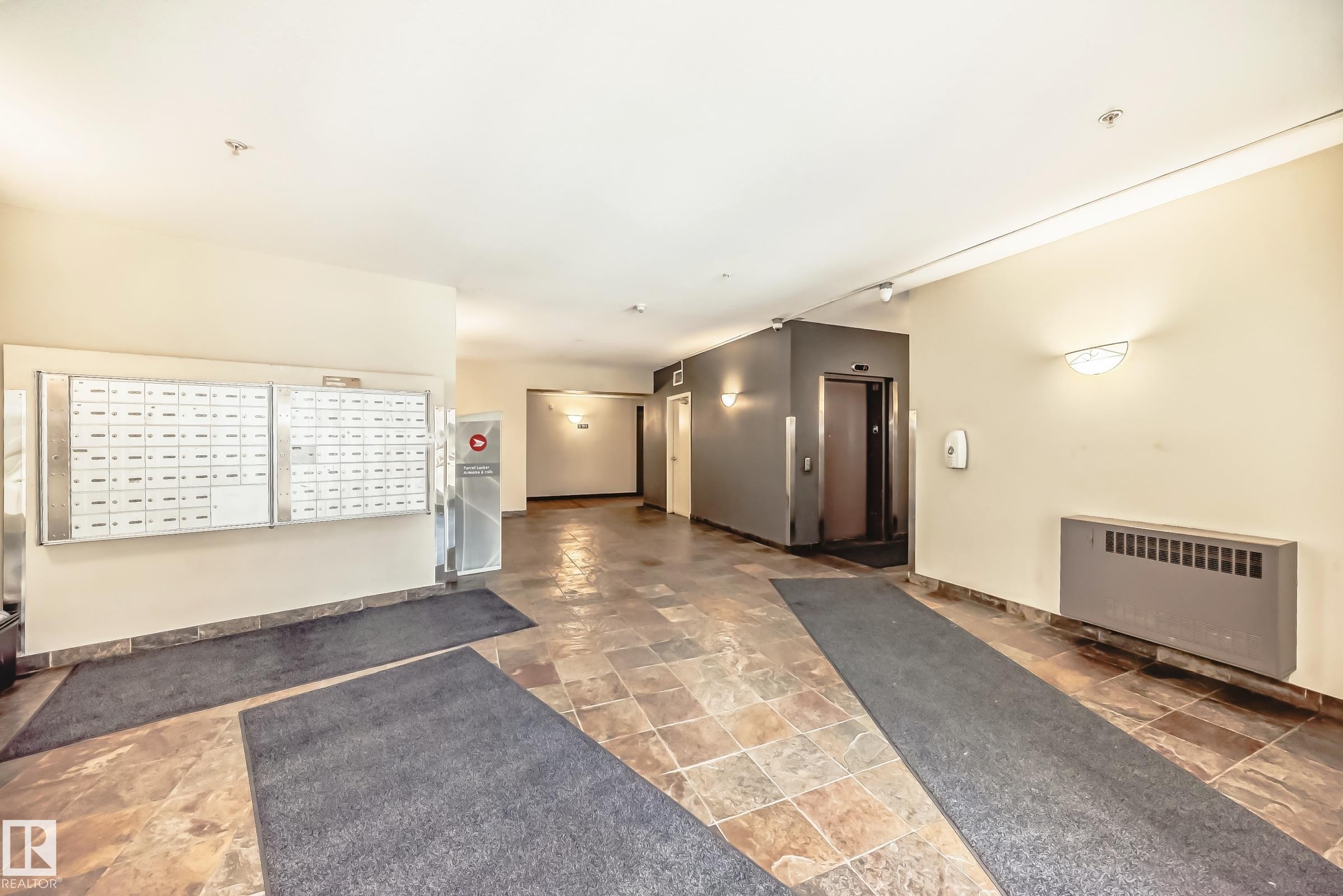 207 4316 139 Avenue, Edmonton, AB - Indoor Photo Showing Other Room